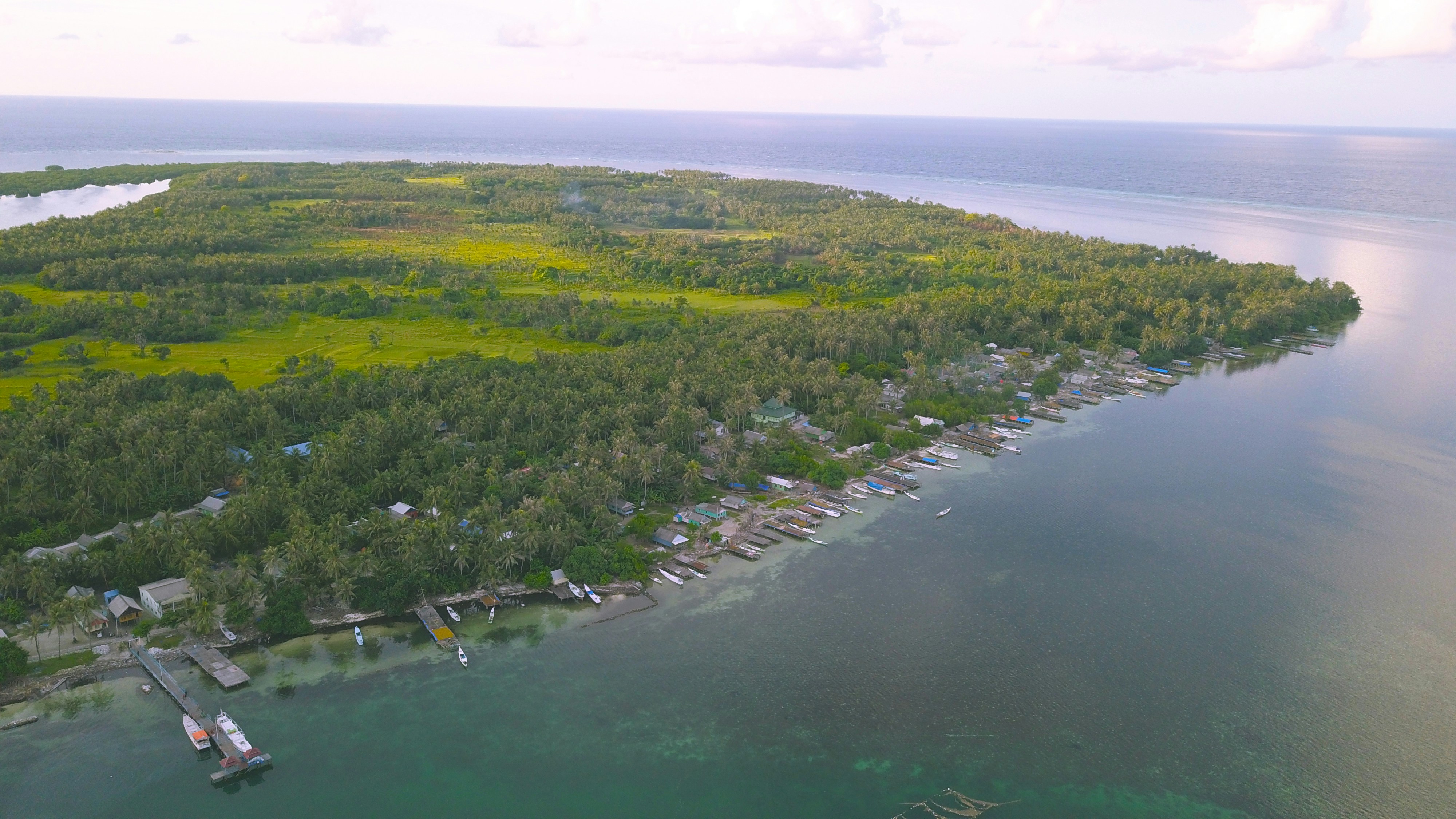 Pulau Dewakang Lompo or Pulau Dewakang Besar is one of the islands in the Spermonde Archipelago and is administratively included in the area of Dewakang Village, Liukang Kalmas District, Pangkajene and Islands District, South Sulawesi, Indonesia. Dewakang Lompo Island has an area of 2,952,225.0786000 m2