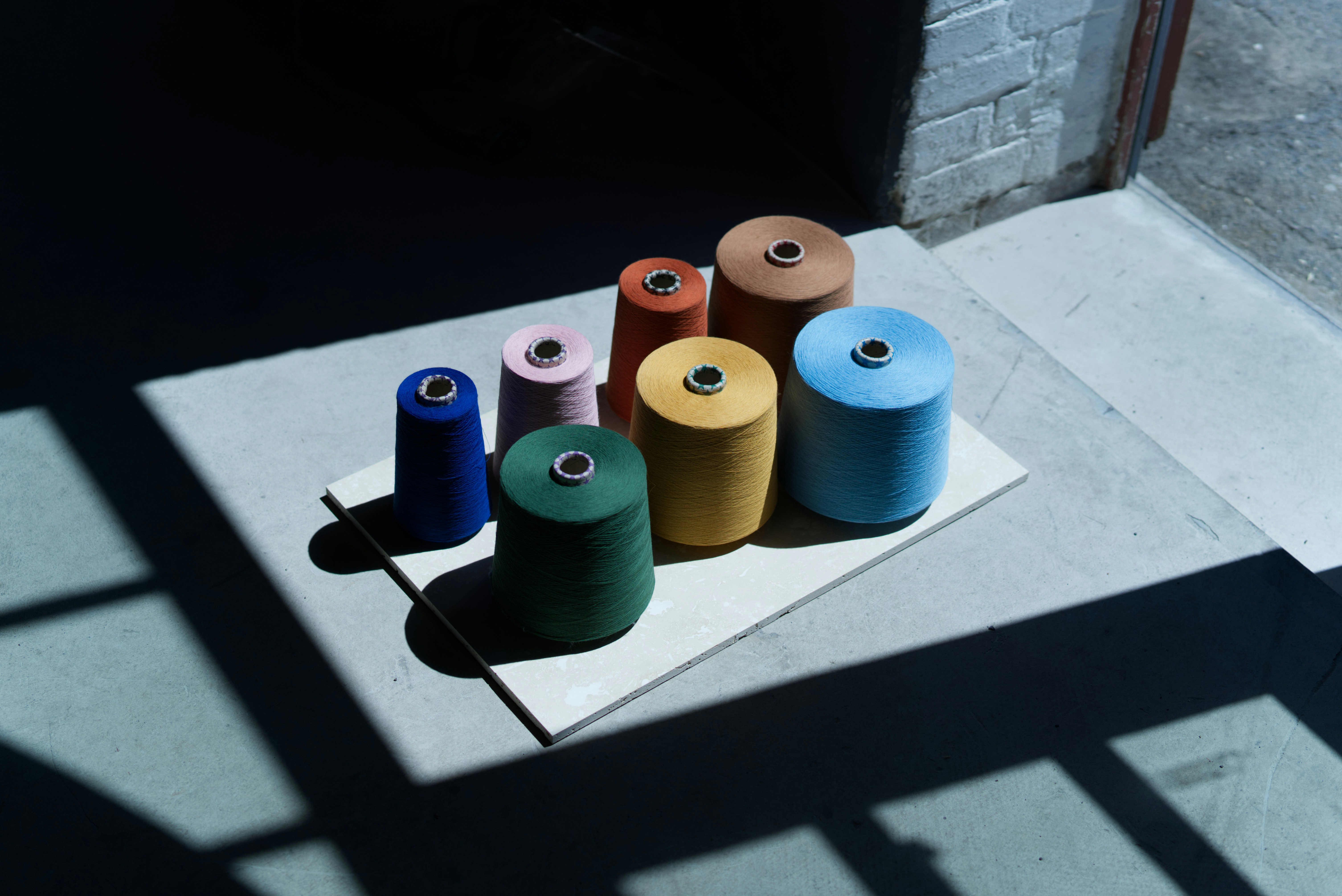 Organic cotton yarns used in the production of towels at towel.studio Berlin.