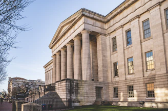 a building with pillars