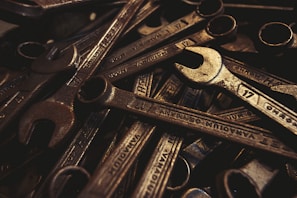 a pile of scissors