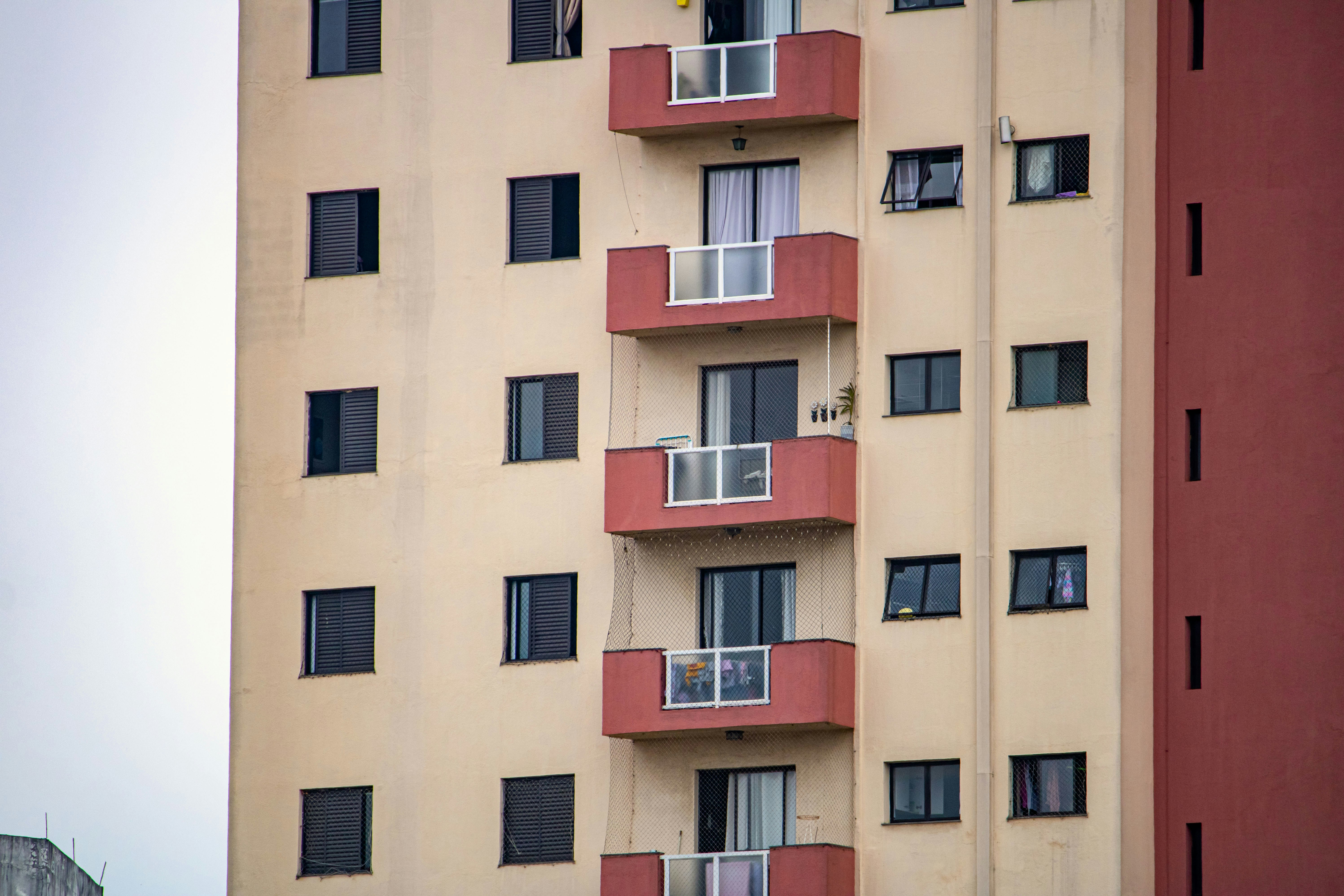 a building with many windows
