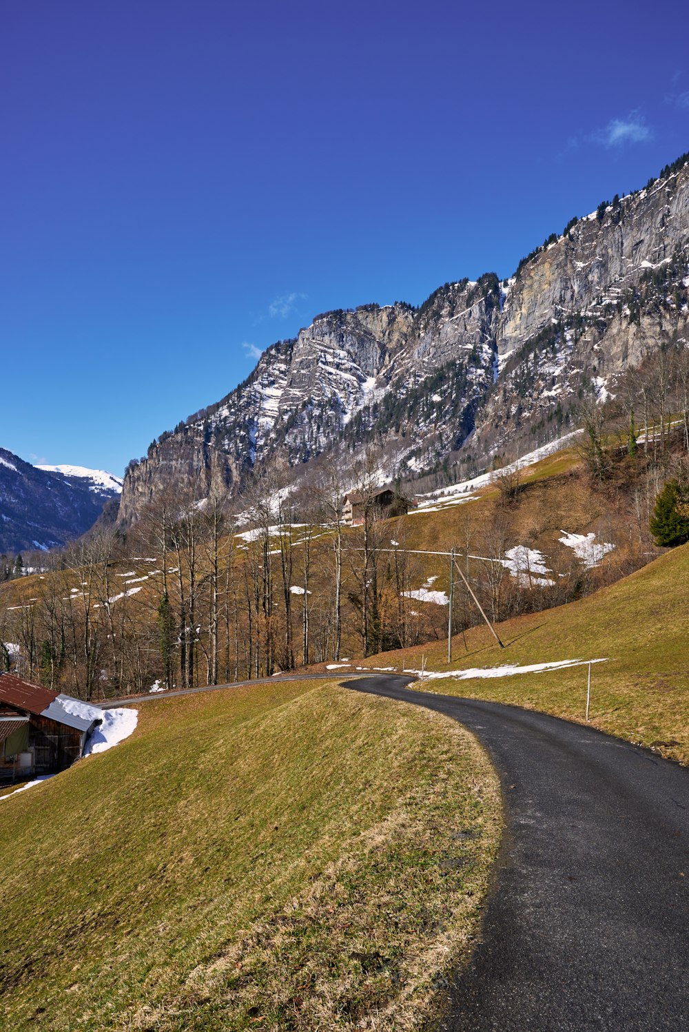 a road leading to a mountain