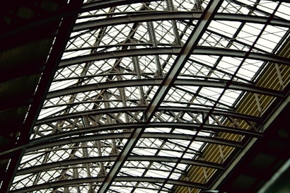 Photo 1669237041774 B29e36216954?q=85&w=410&h=335&fit=crop