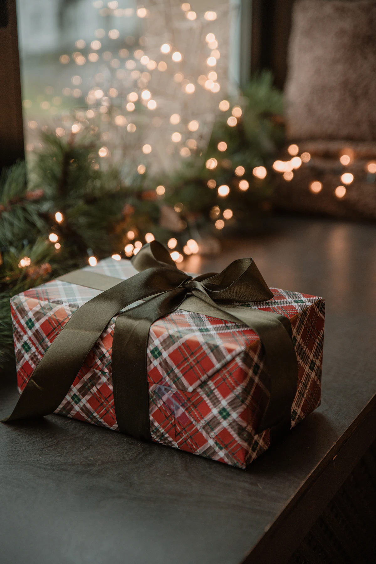 Bespoke Curation & Wrapping Studio