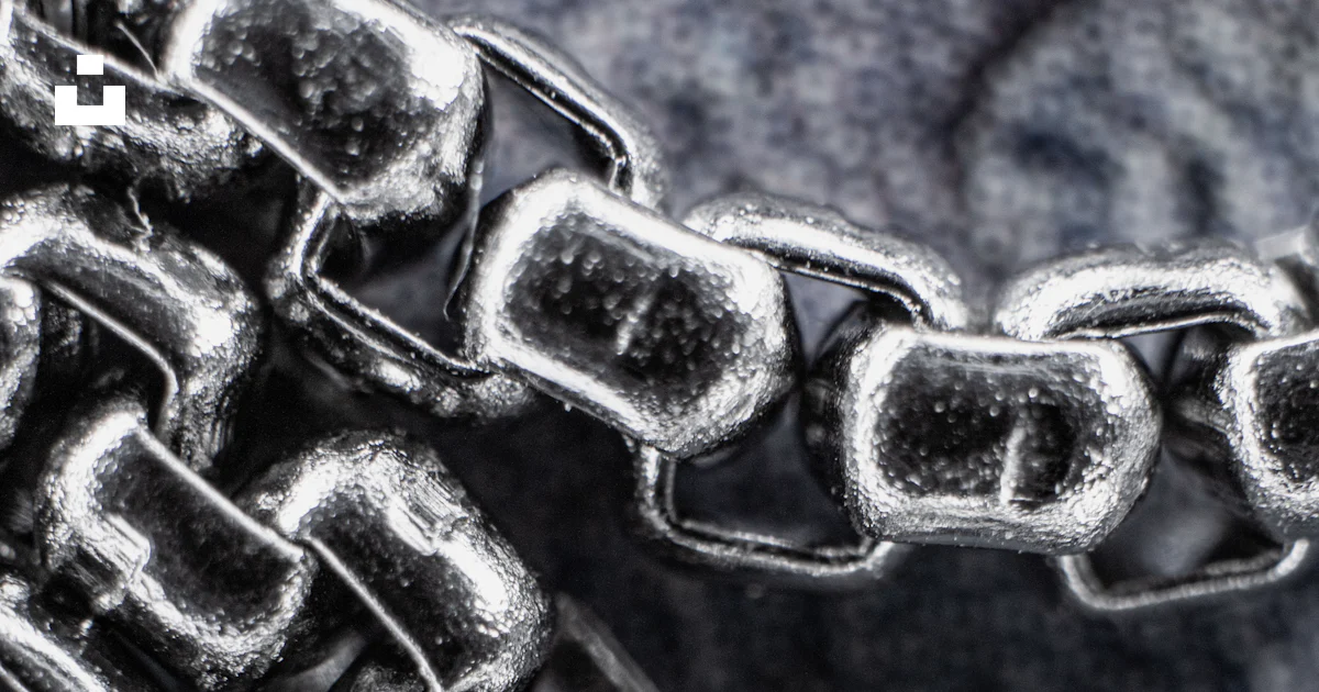 A close-up of some chain photo – Free Chain Image on Unsplash