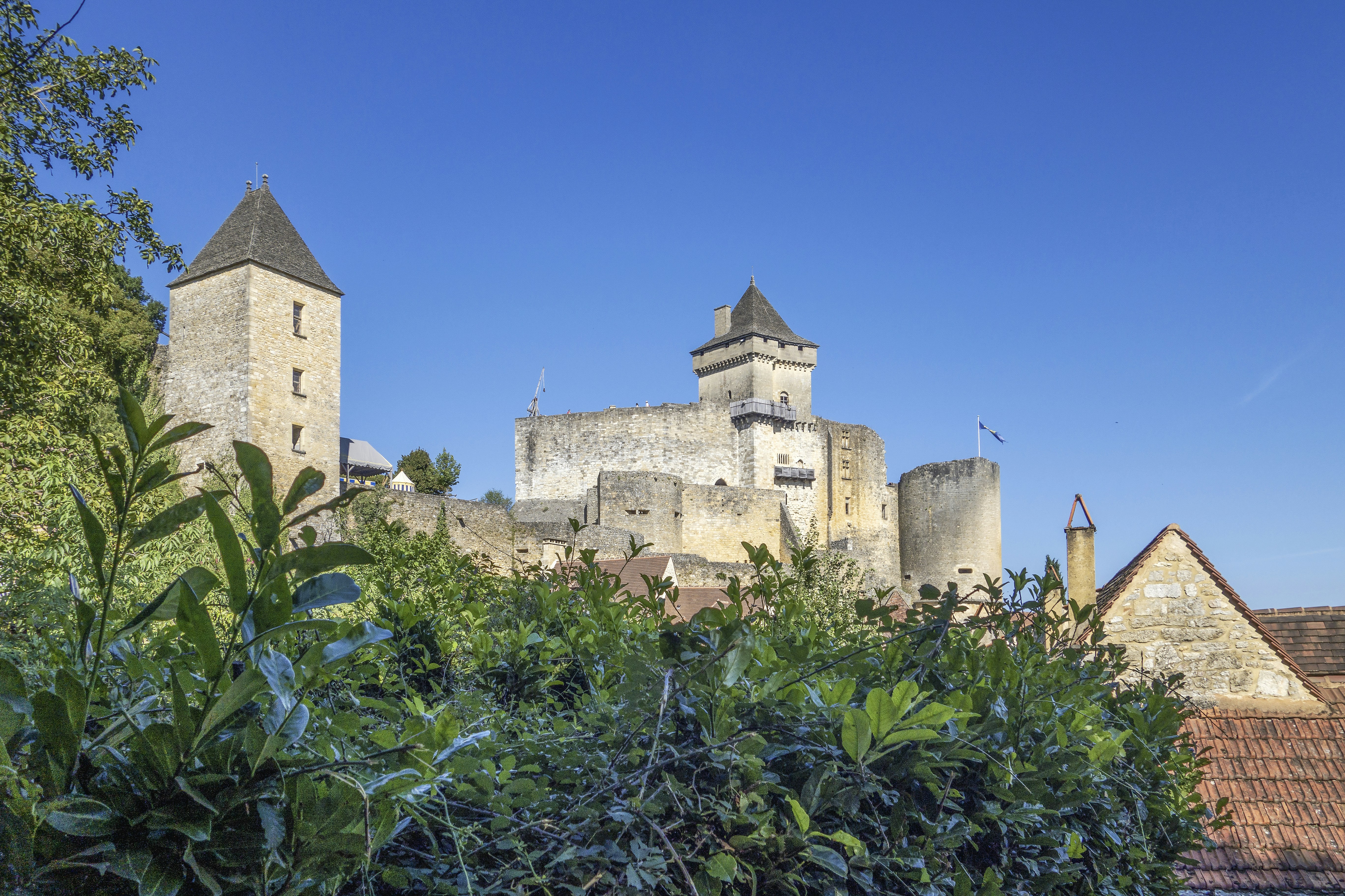 a castle with a tower in Aigues-Mortes