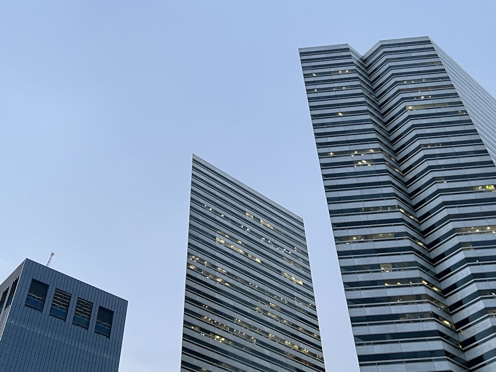 都市のいくつかの高層ビル