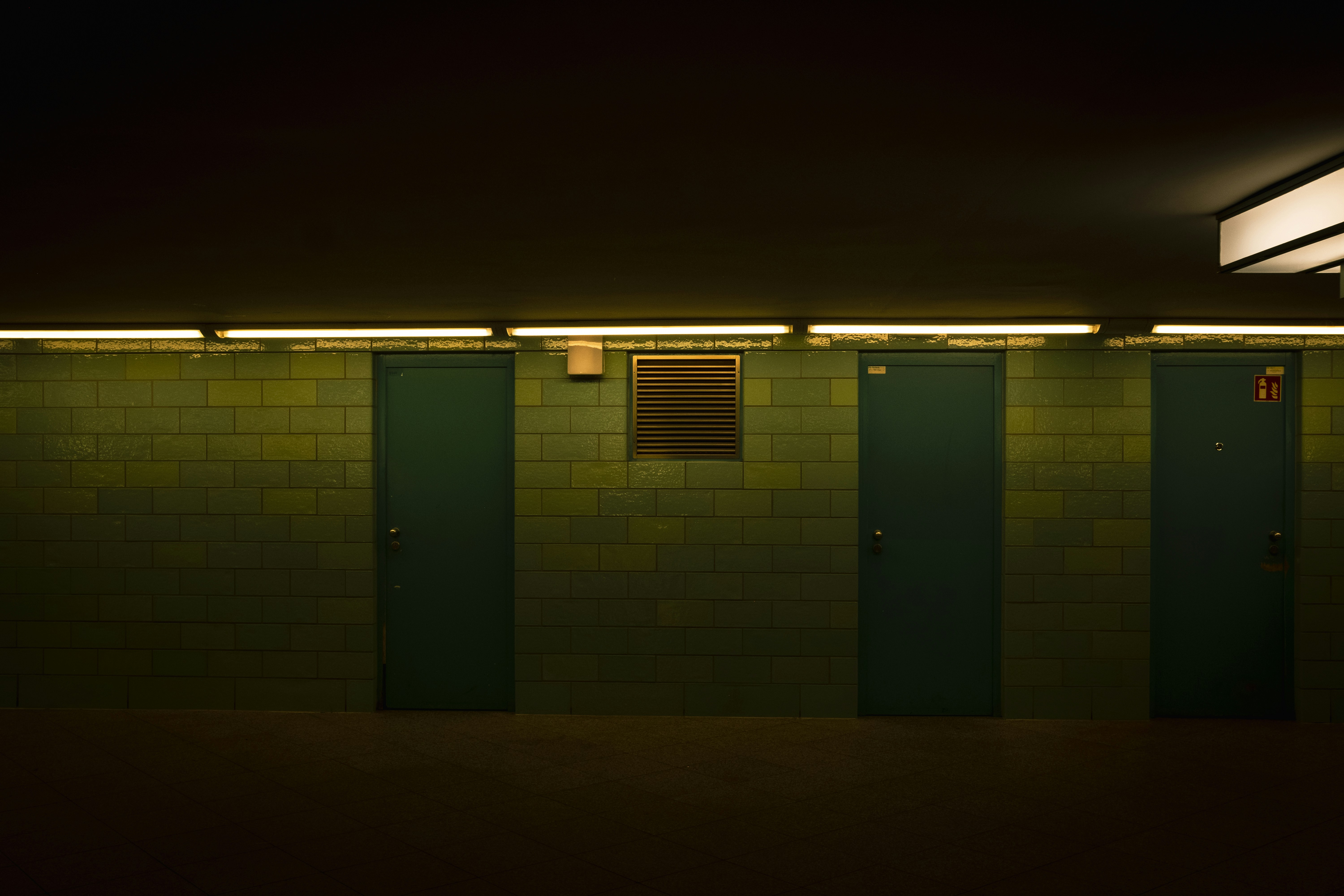 Pizarra táctica en un vestuario antes de un partido