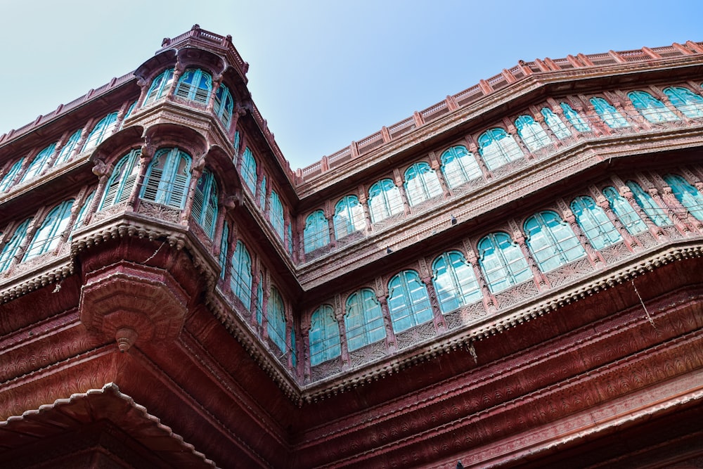 a building with many windows