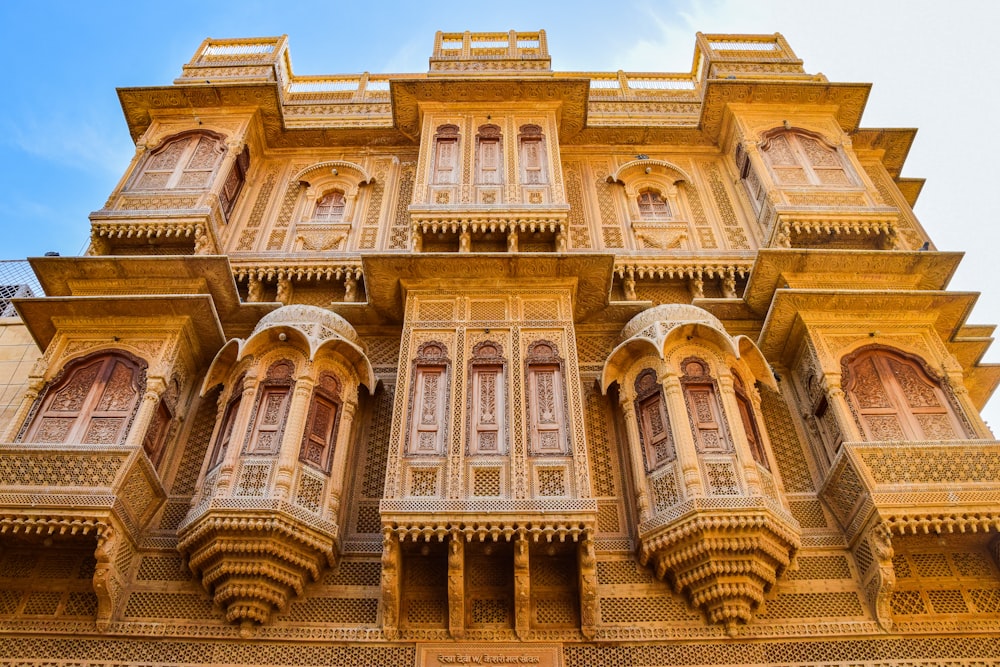 a large building with many windows