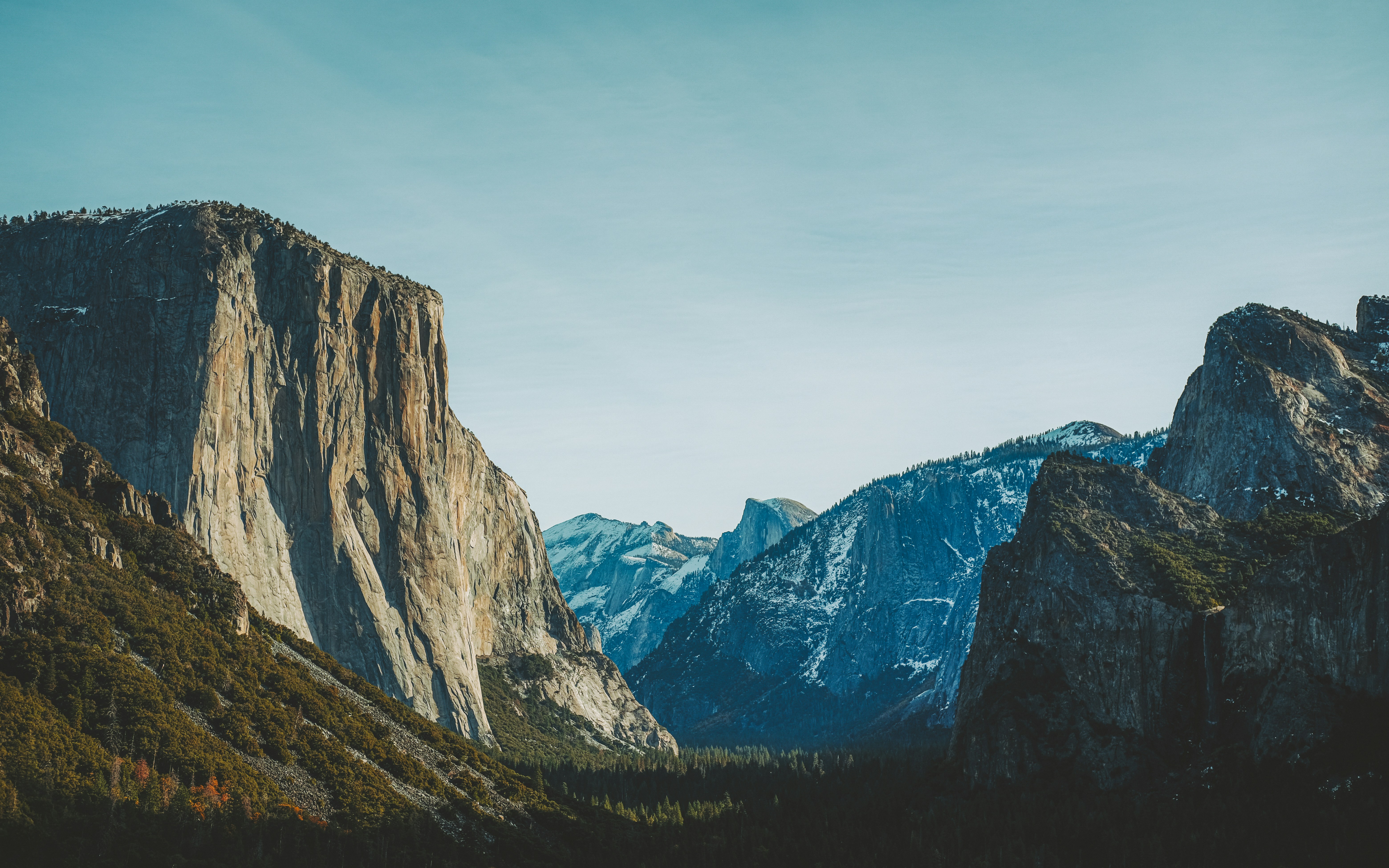 a mountain range with snow, 