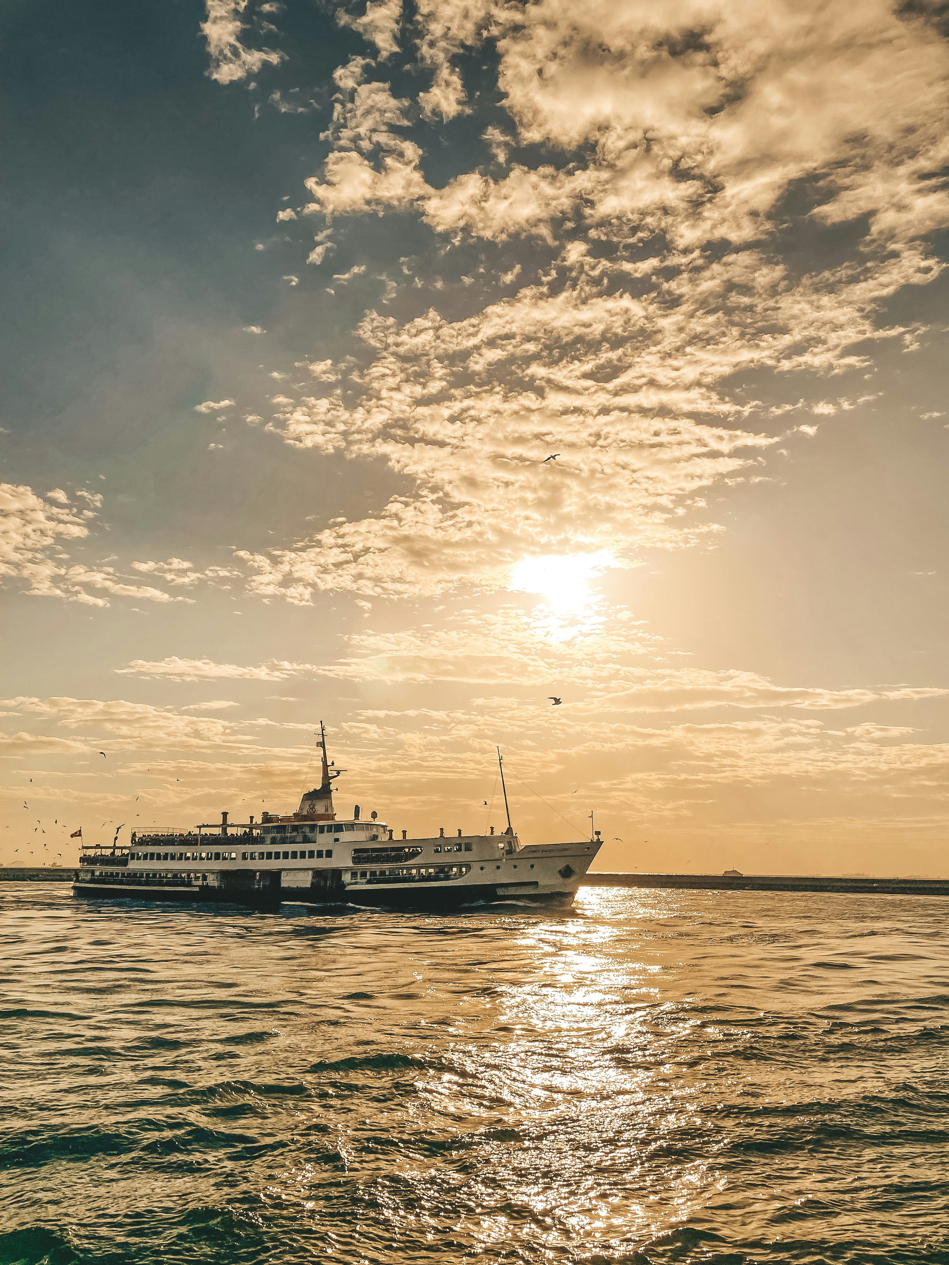 Photo by mertkahveci