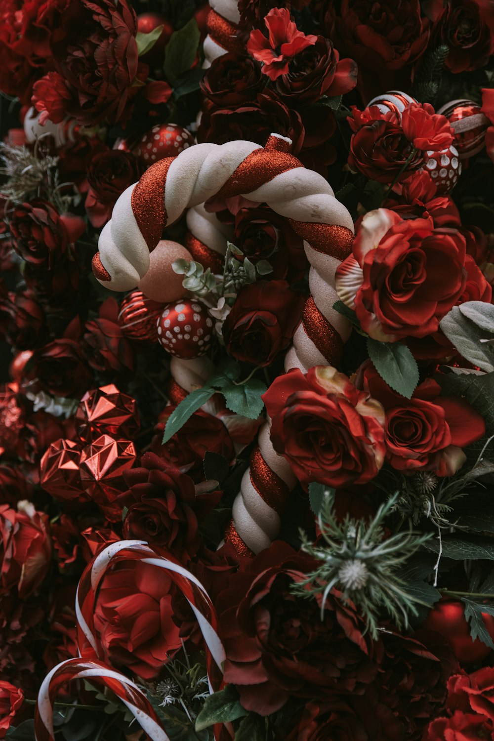 a bouquet of red roses