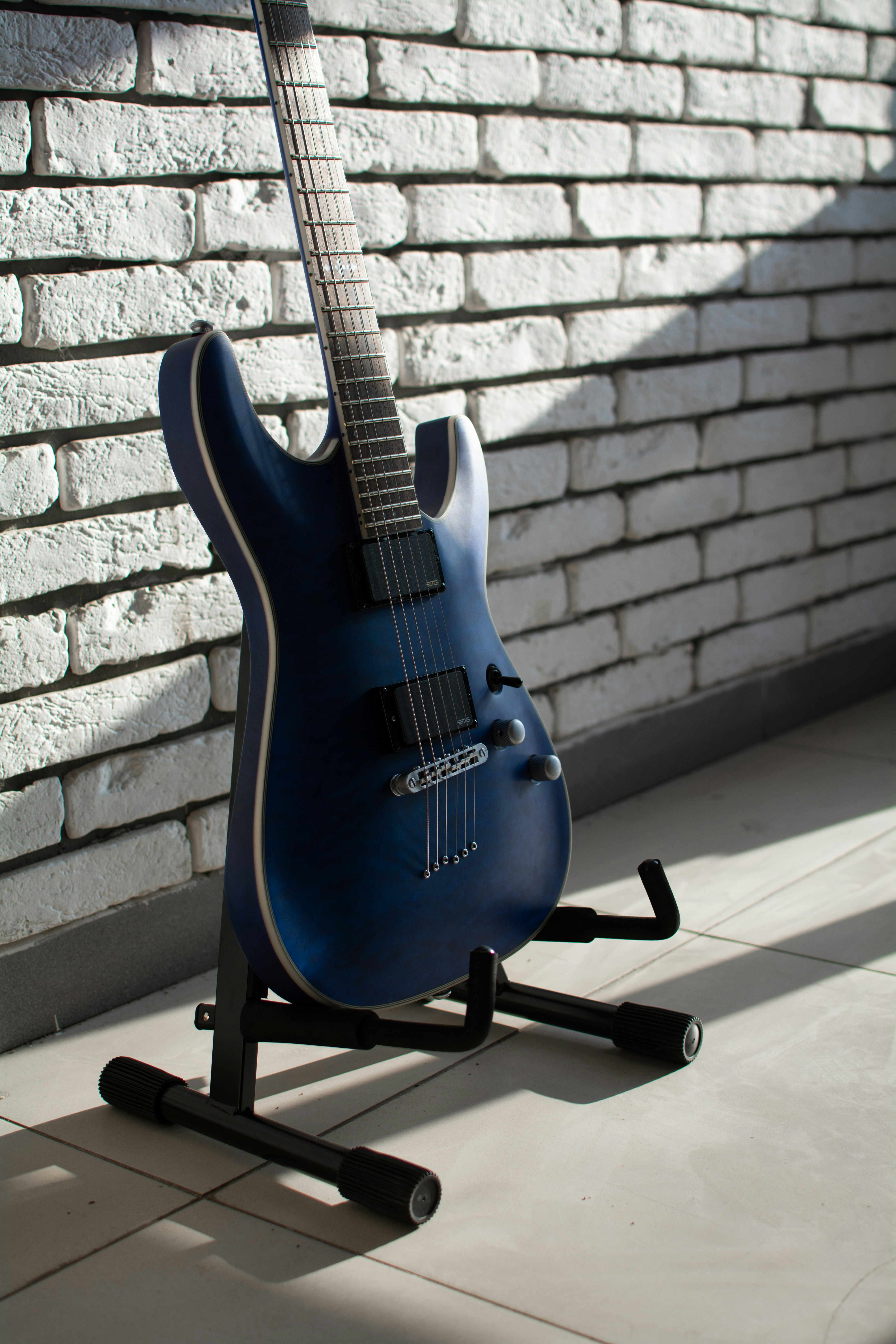 a blue electric guitar
