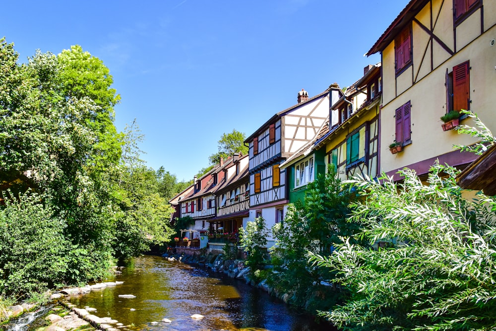 a row of houses along a river