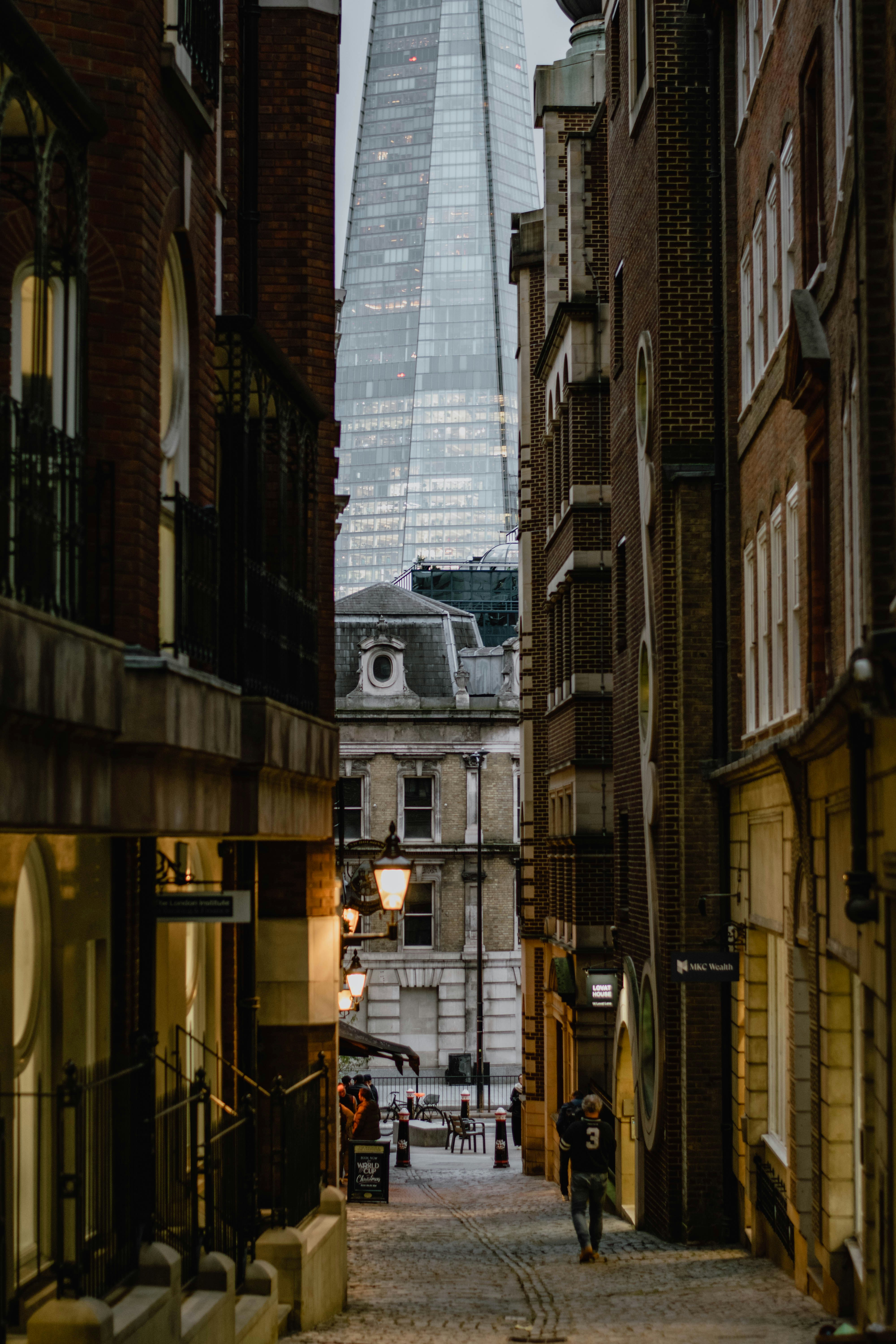 Cover Image for London Salary Sessions – AI Engineering 2025