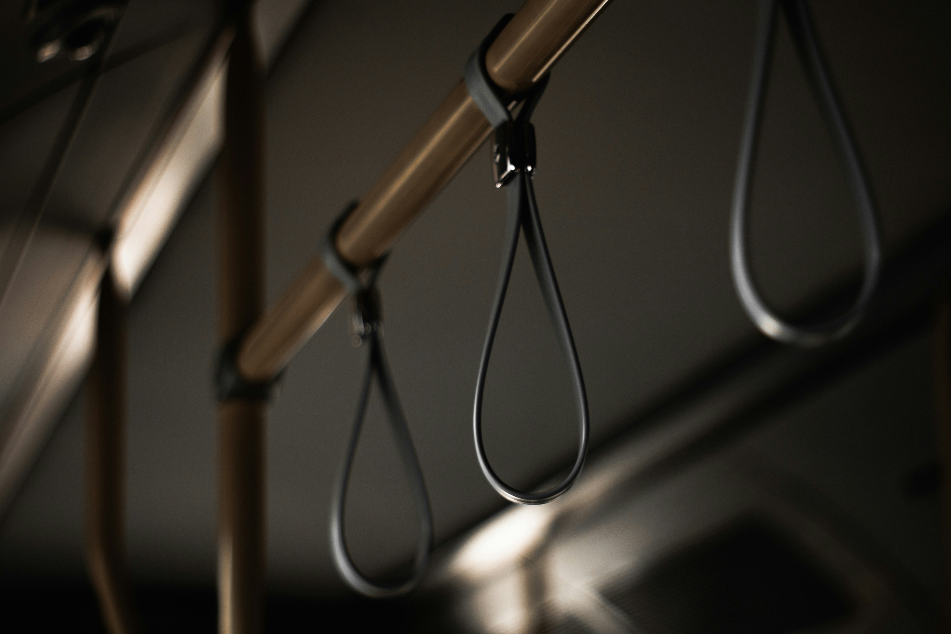 Nahaufnahme eines Stethoskops auf einem Tisch