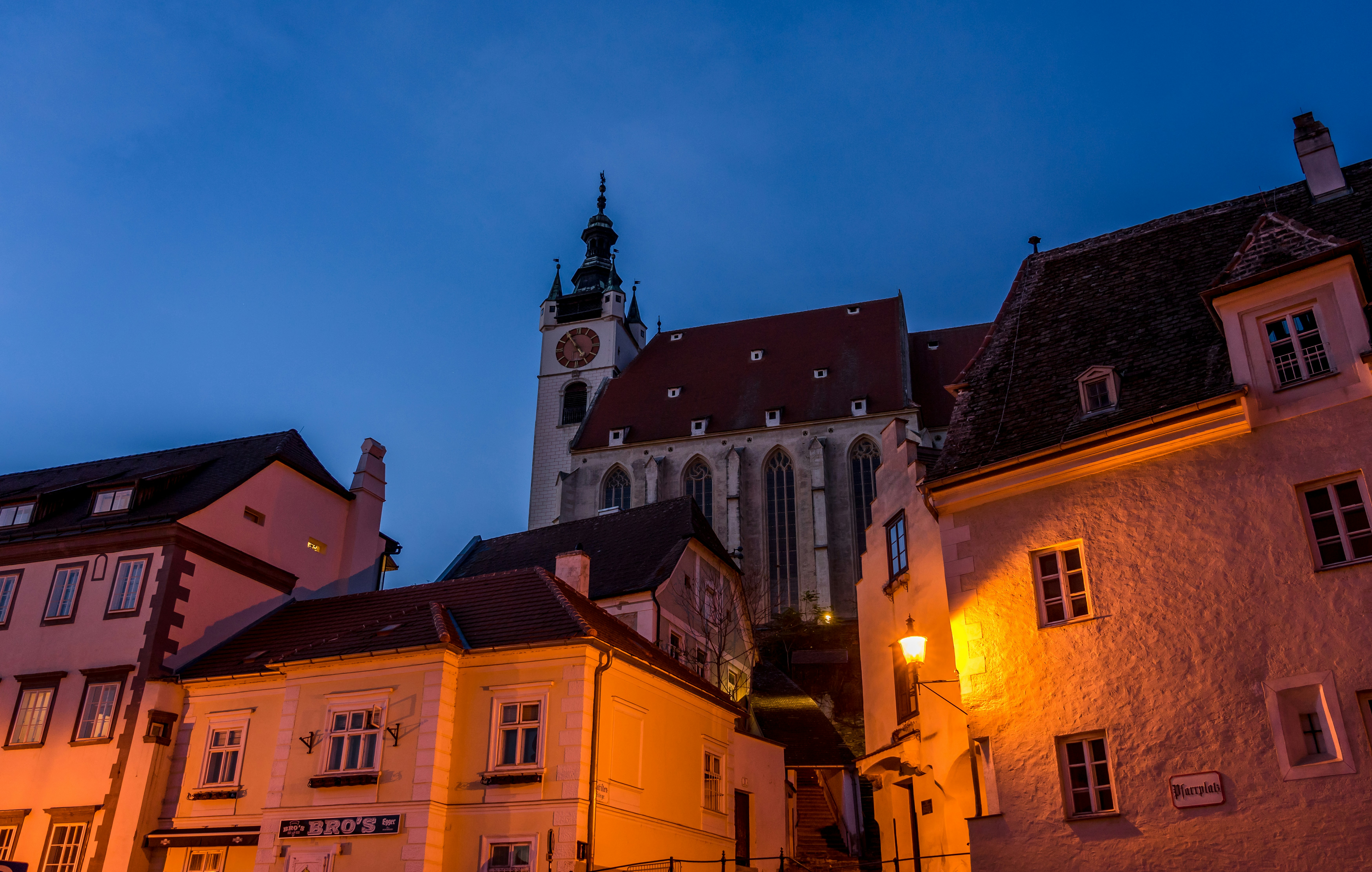 A clock tower in a city photo – Free Urban Image on Unsplash