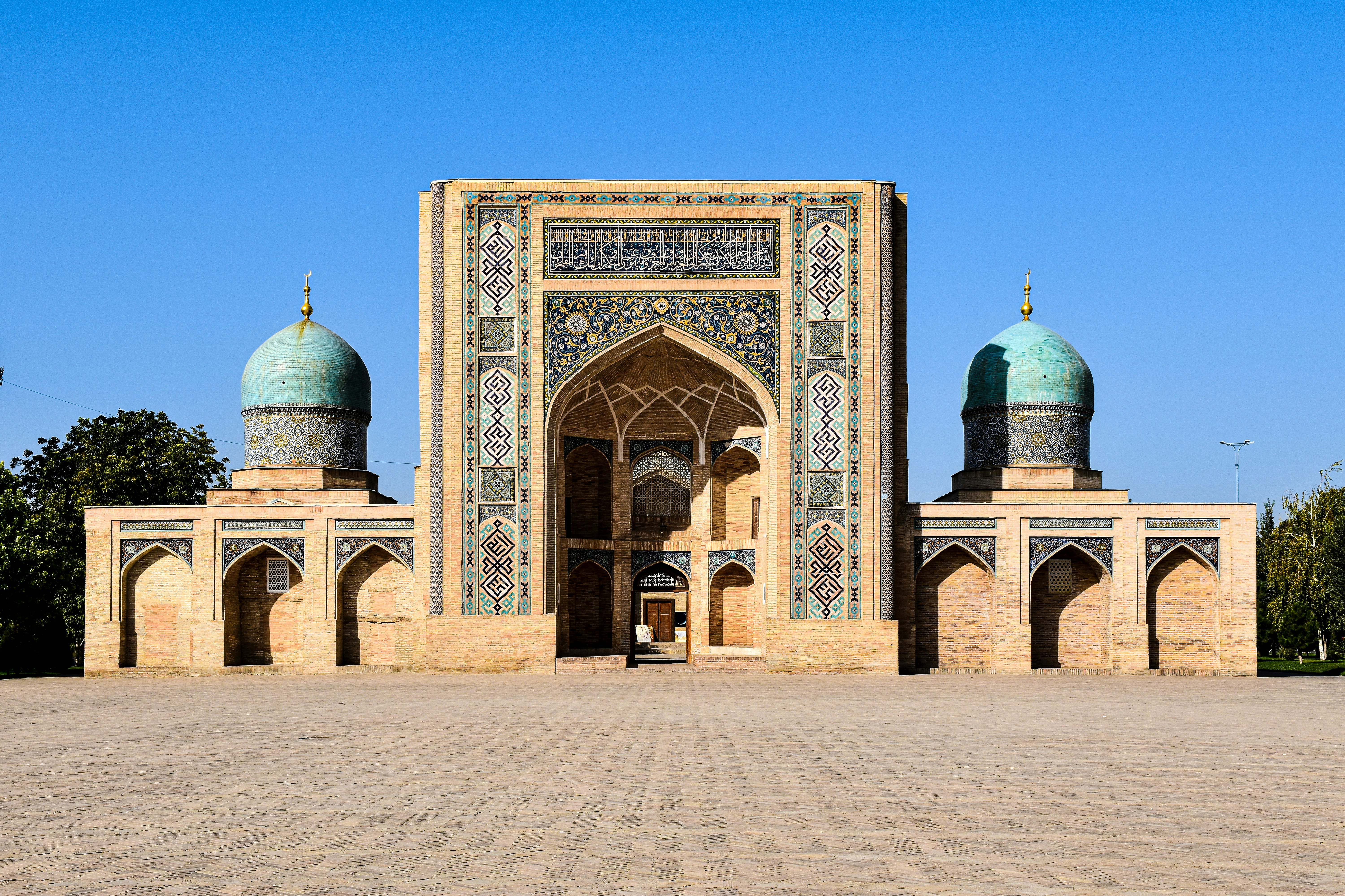 Descubre la magia de Uzbekistán en 8 días image