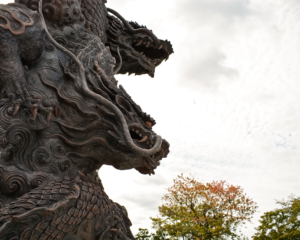 a statue of a dragon