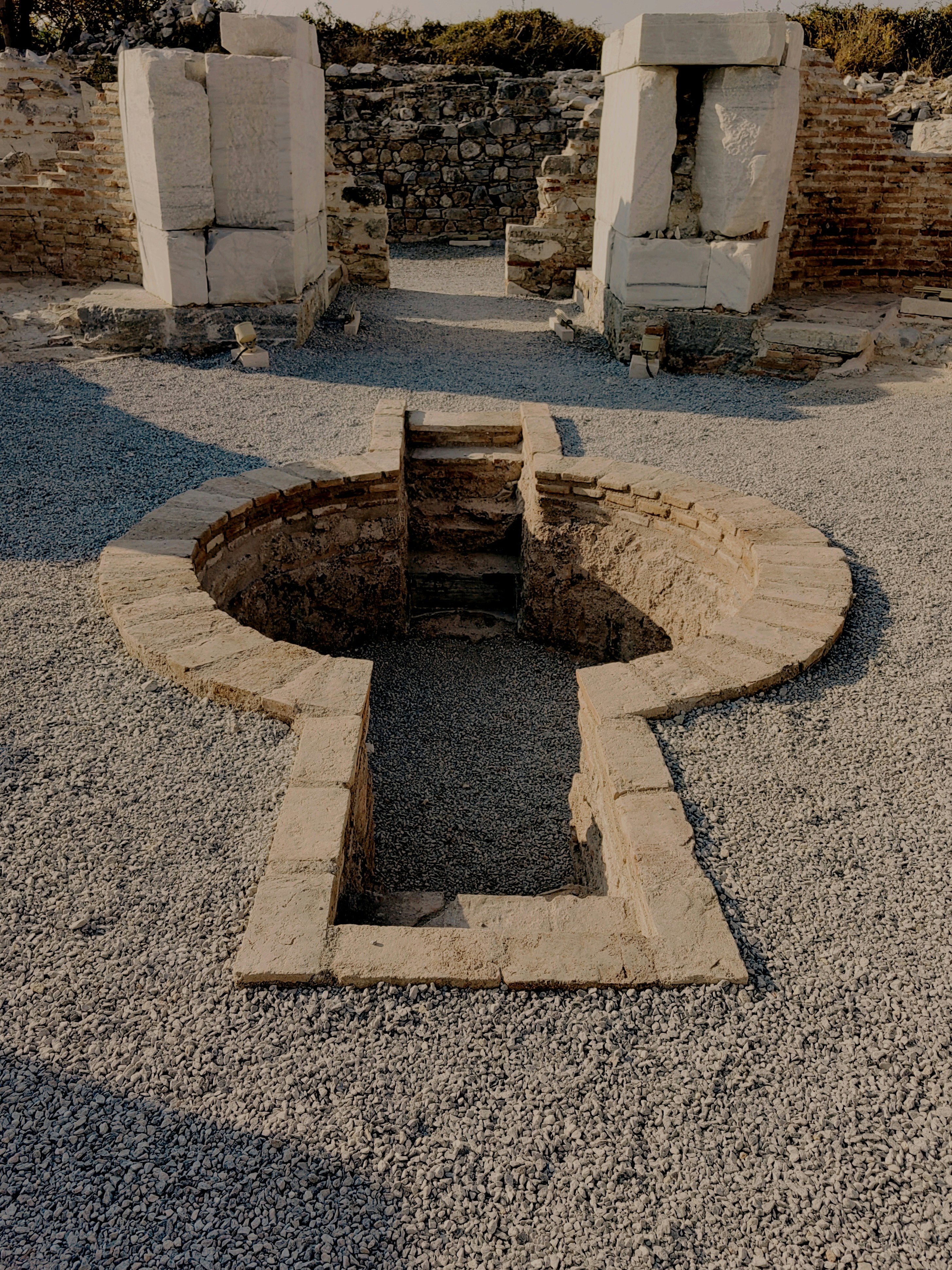 Ancient Well Pictures | Download Free Images on Unsplash