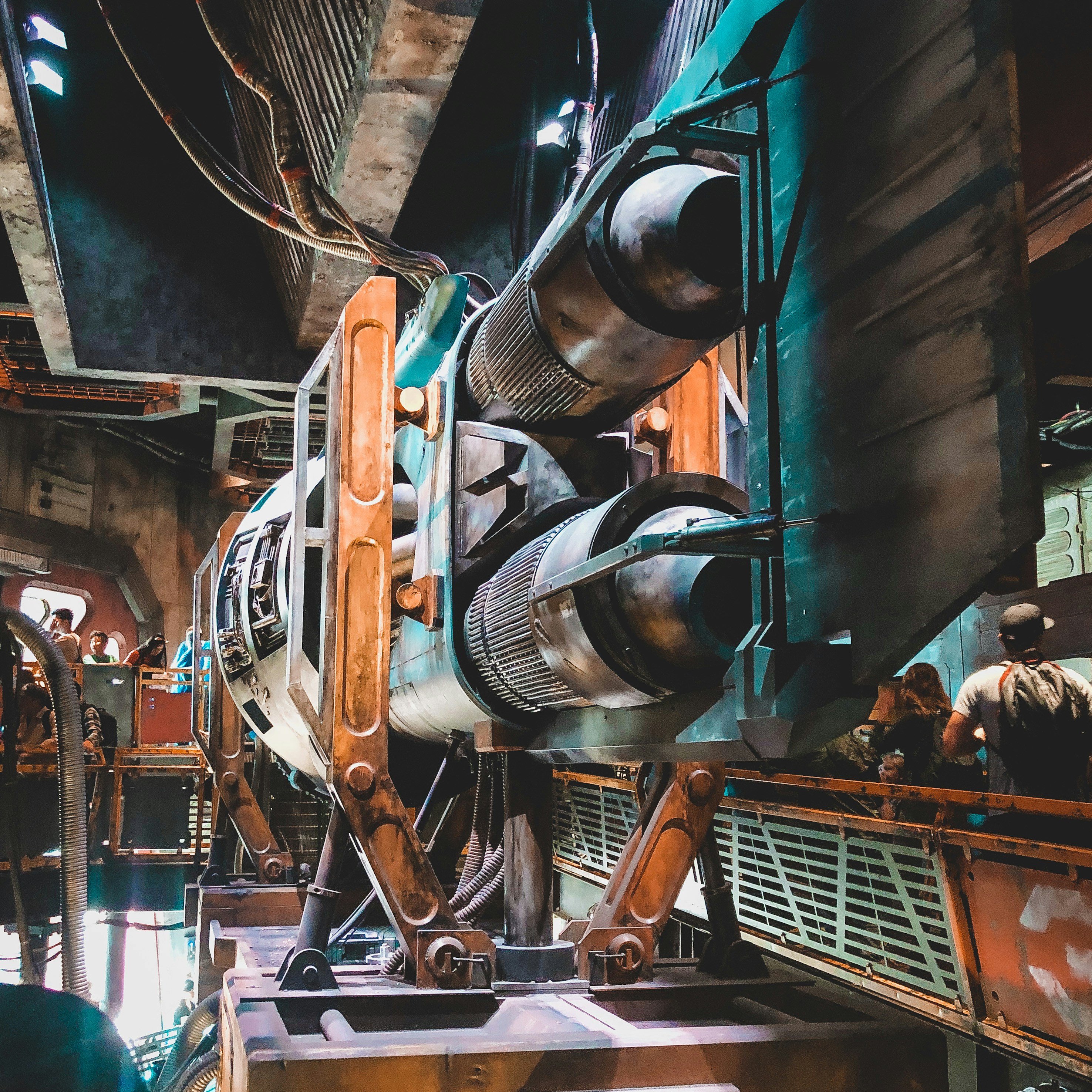 大型金属ロボット