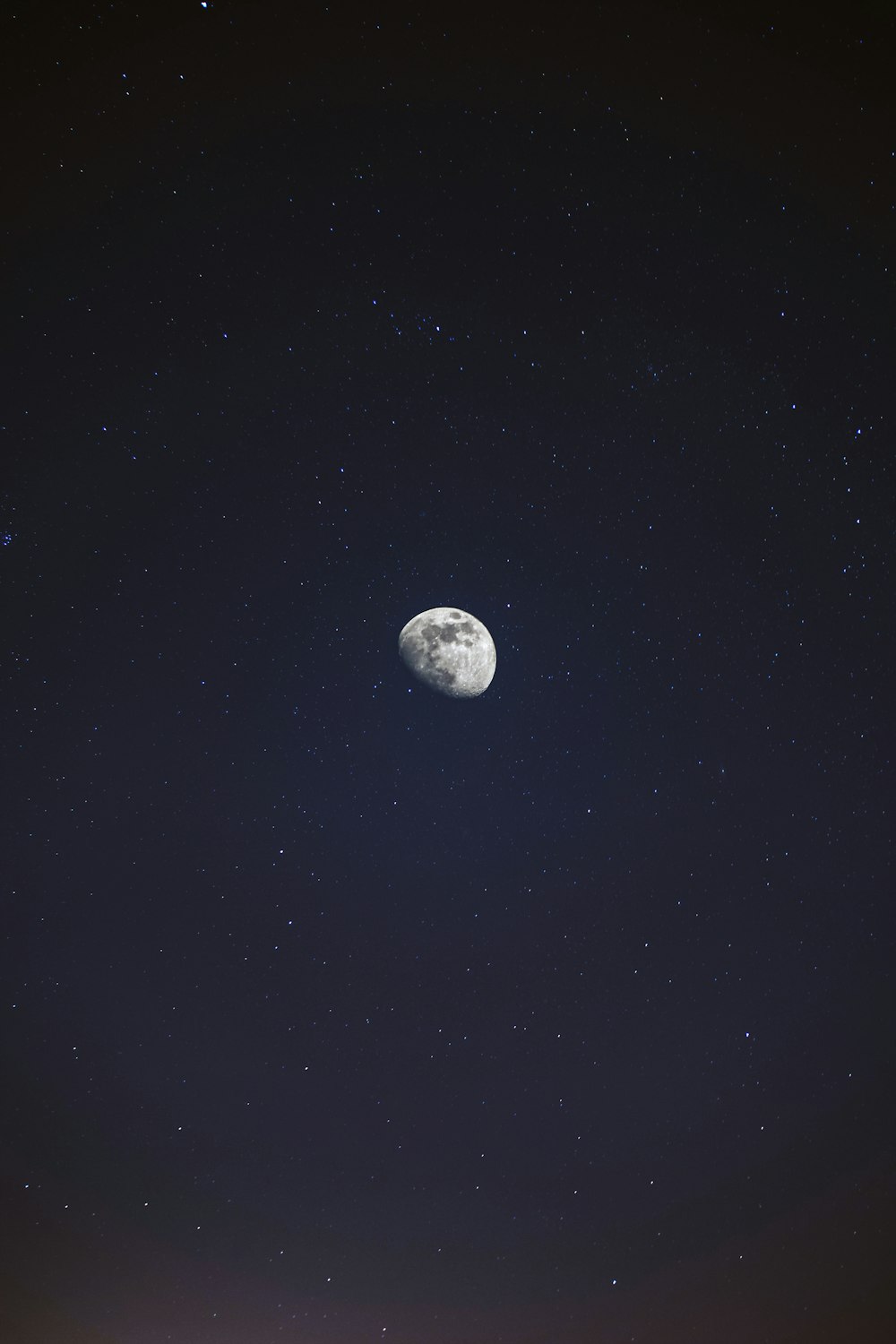Una luna en el cielo