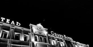 Minimalist black and white icon of a luxury hotel brand featured in noirvista's portfolio.