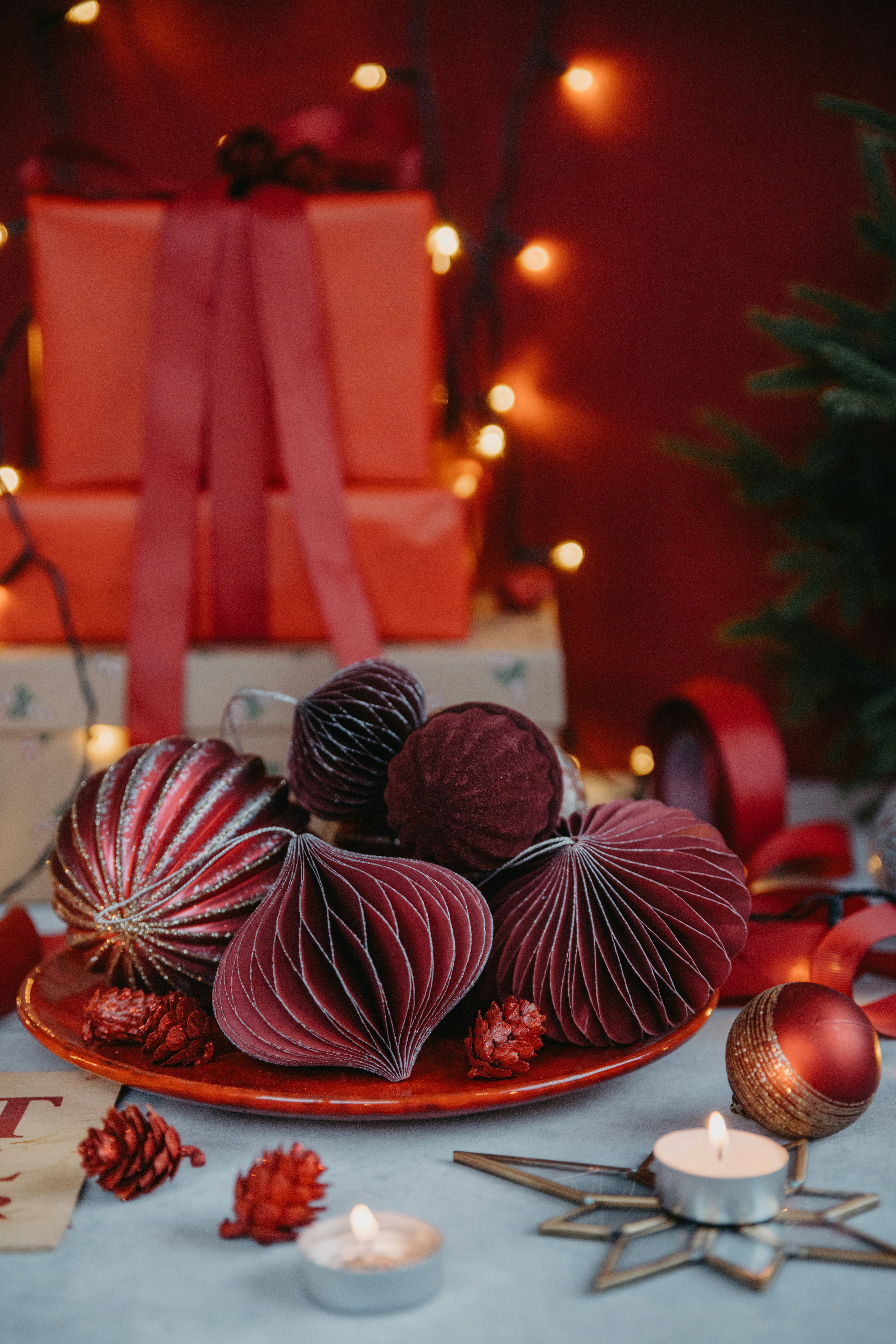 aesthetic christmas paper craft, wallpaper, Christmas Paper Crafts for Adults to Sell: Profitable Ideas 4