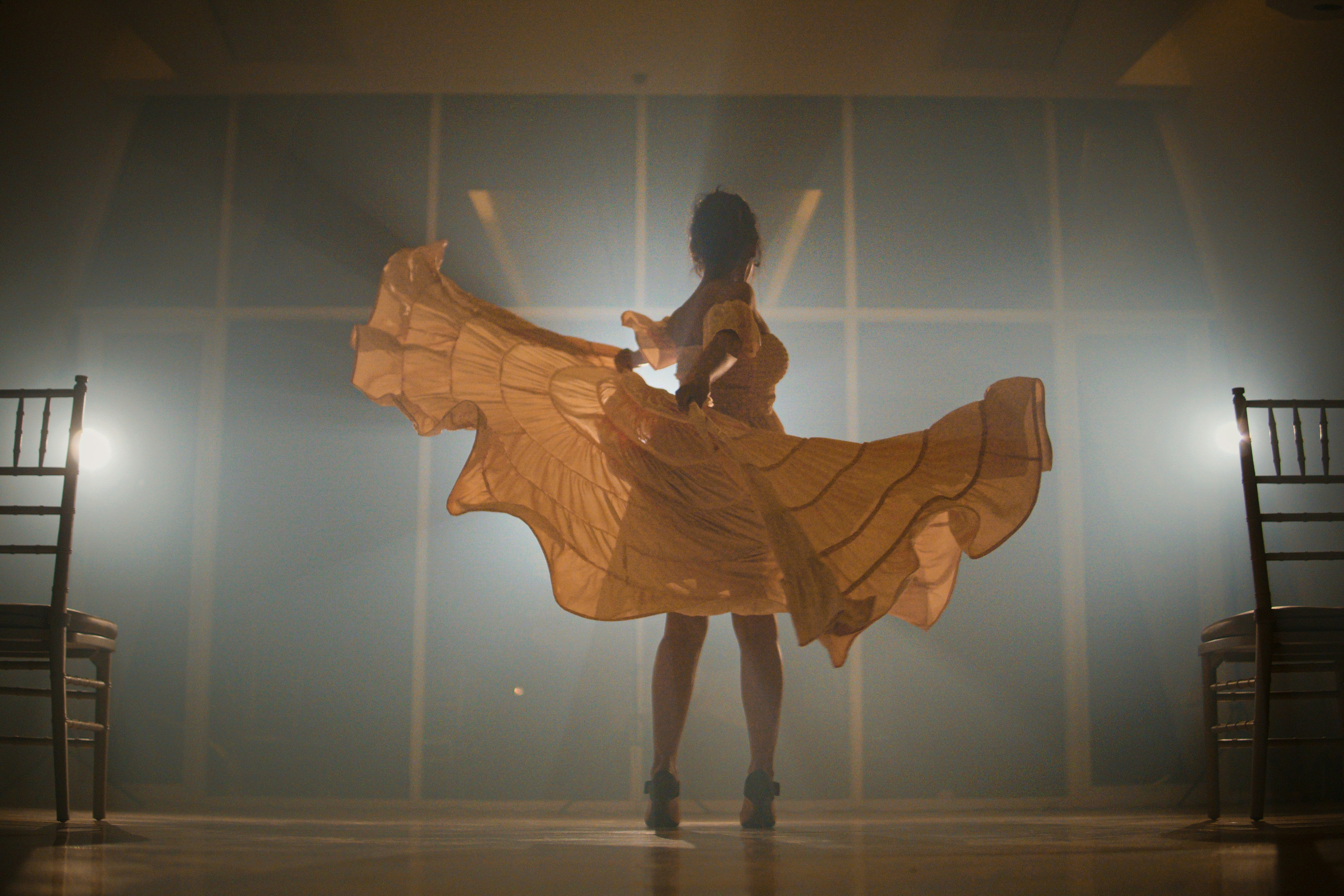 A person dancing on a stage photo – Free Indonesia Image on Unsplash