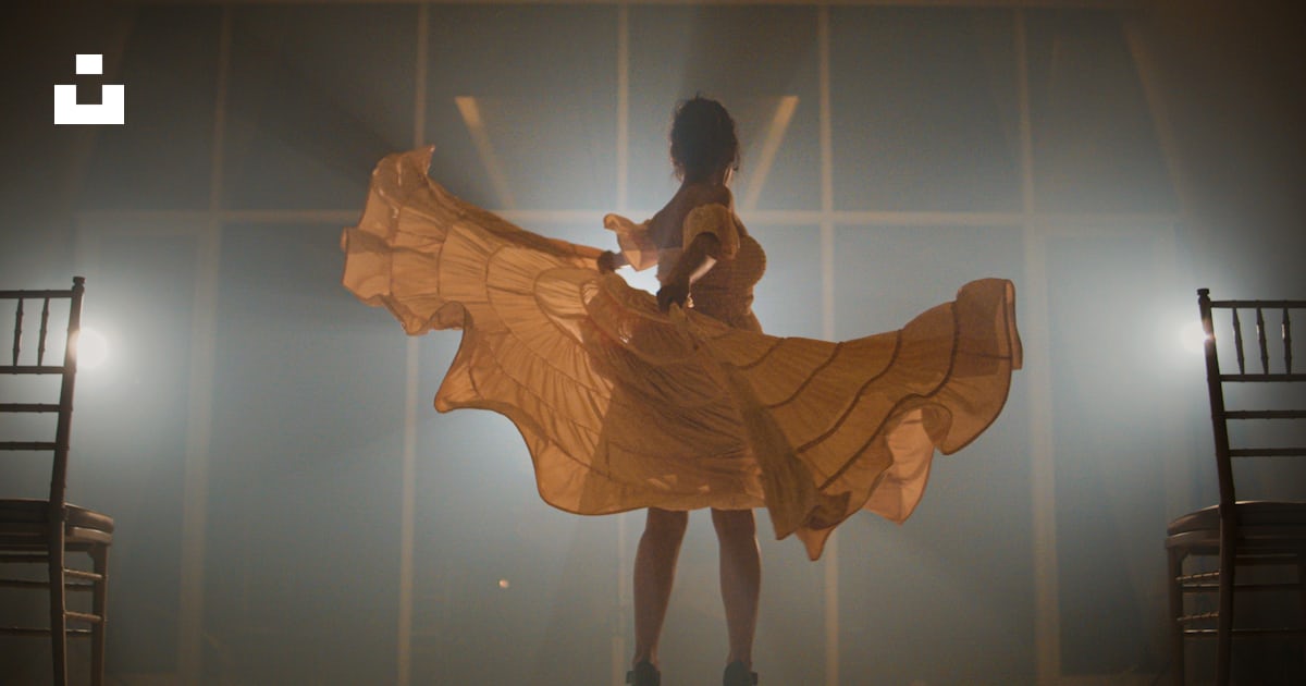 A person dancing on a stage photo – Free Indonesia Image on Unsplash