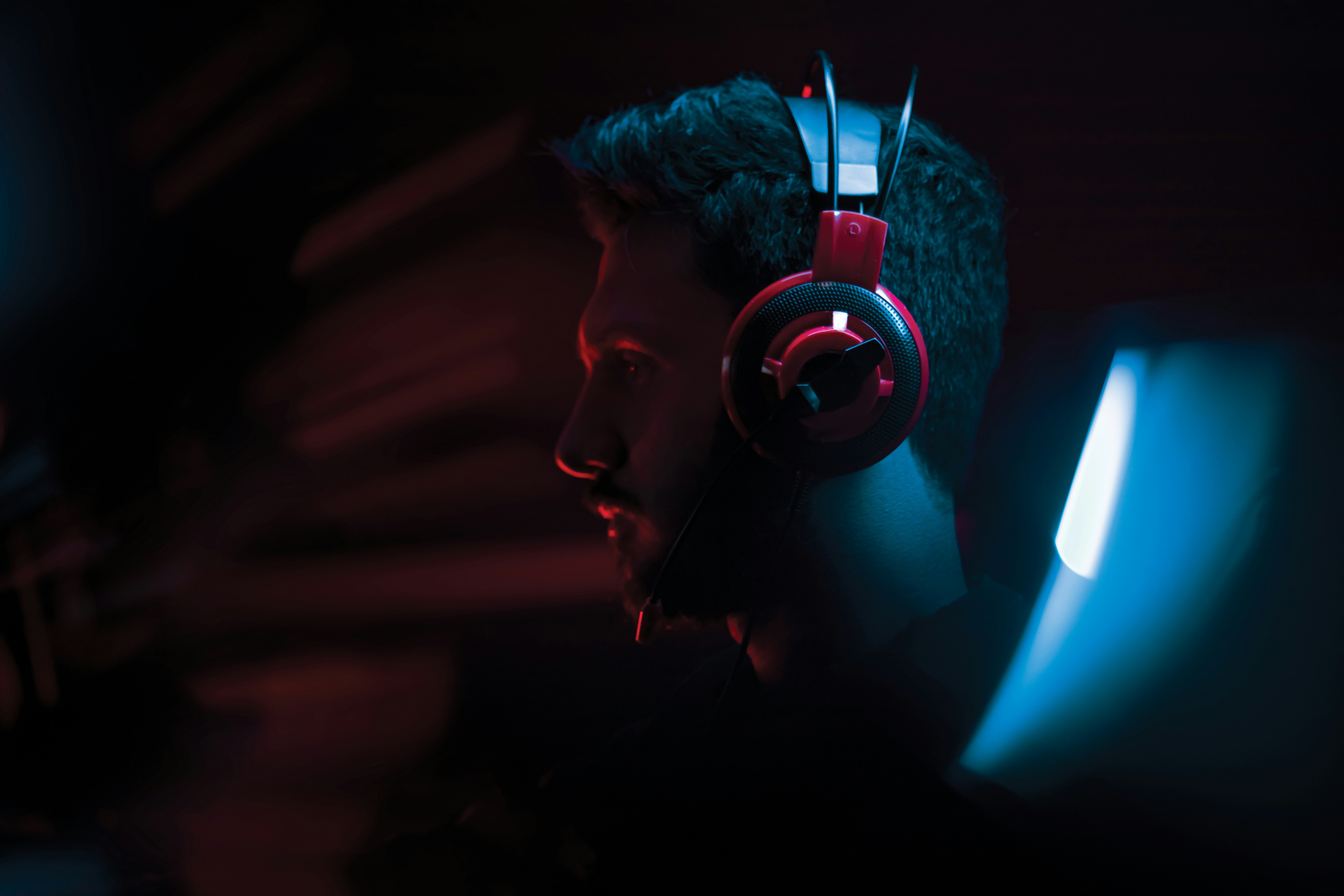 photo 1669937401545 c10155e96124?crop=entropy&cs=tinysrgb&fit=max&fm=jpg&ixid=M3w1MjQ0NjR8MHwxfHNlYXJjaHw1fHxCcmFpbndhdmUlMjBoZWFkc2V0fGVufDB8MHx8fDE3NDMxNDQ4ODZ8MA&ixlib=rb 4.0