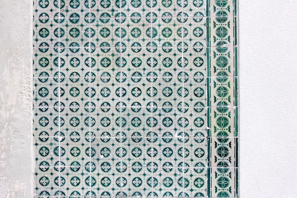 a wall with a pattern