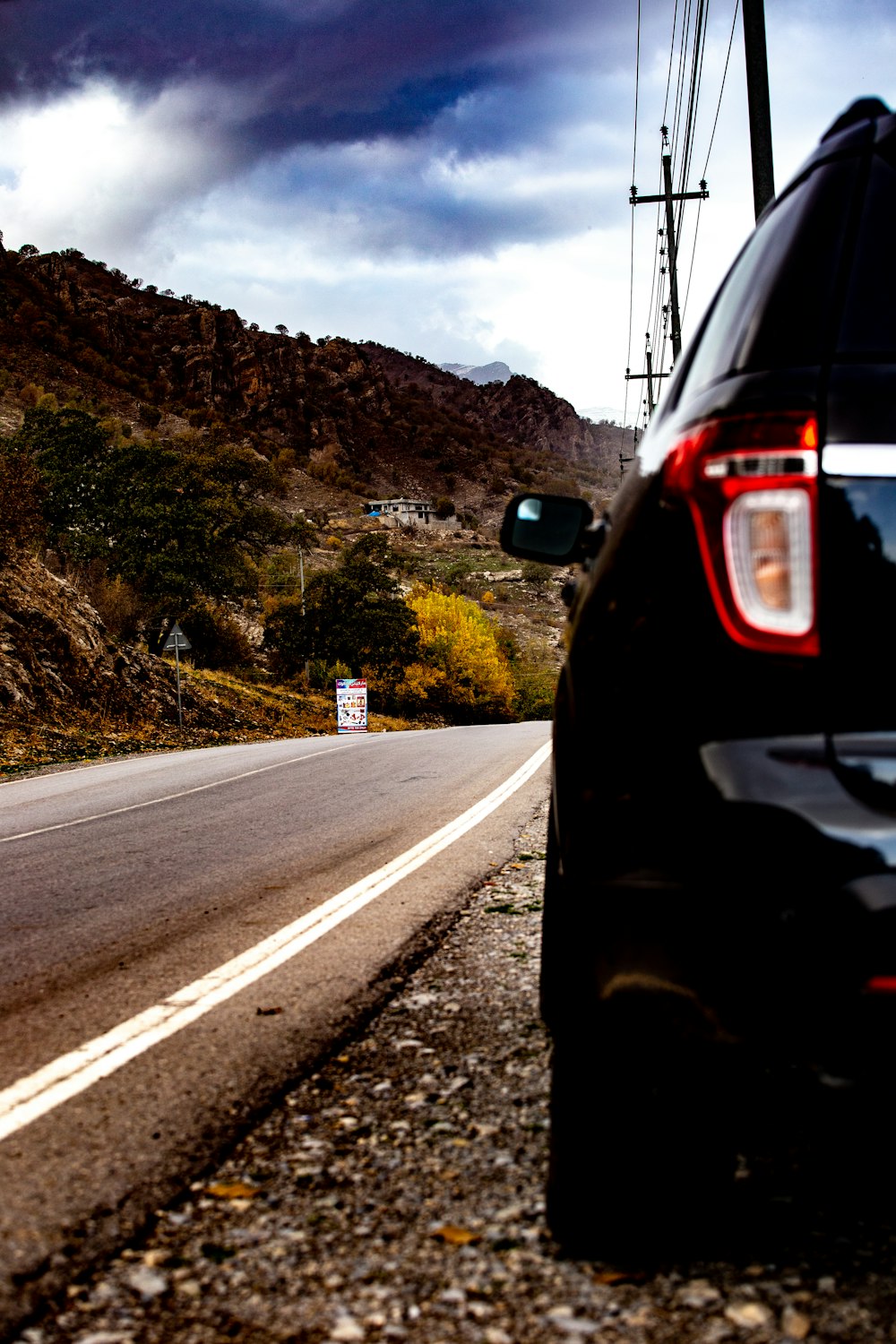 Une voiture sur la route