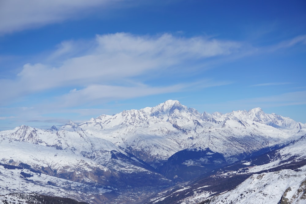 a snowy mountain range