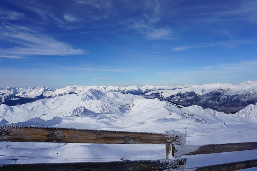 a snowy mountain range