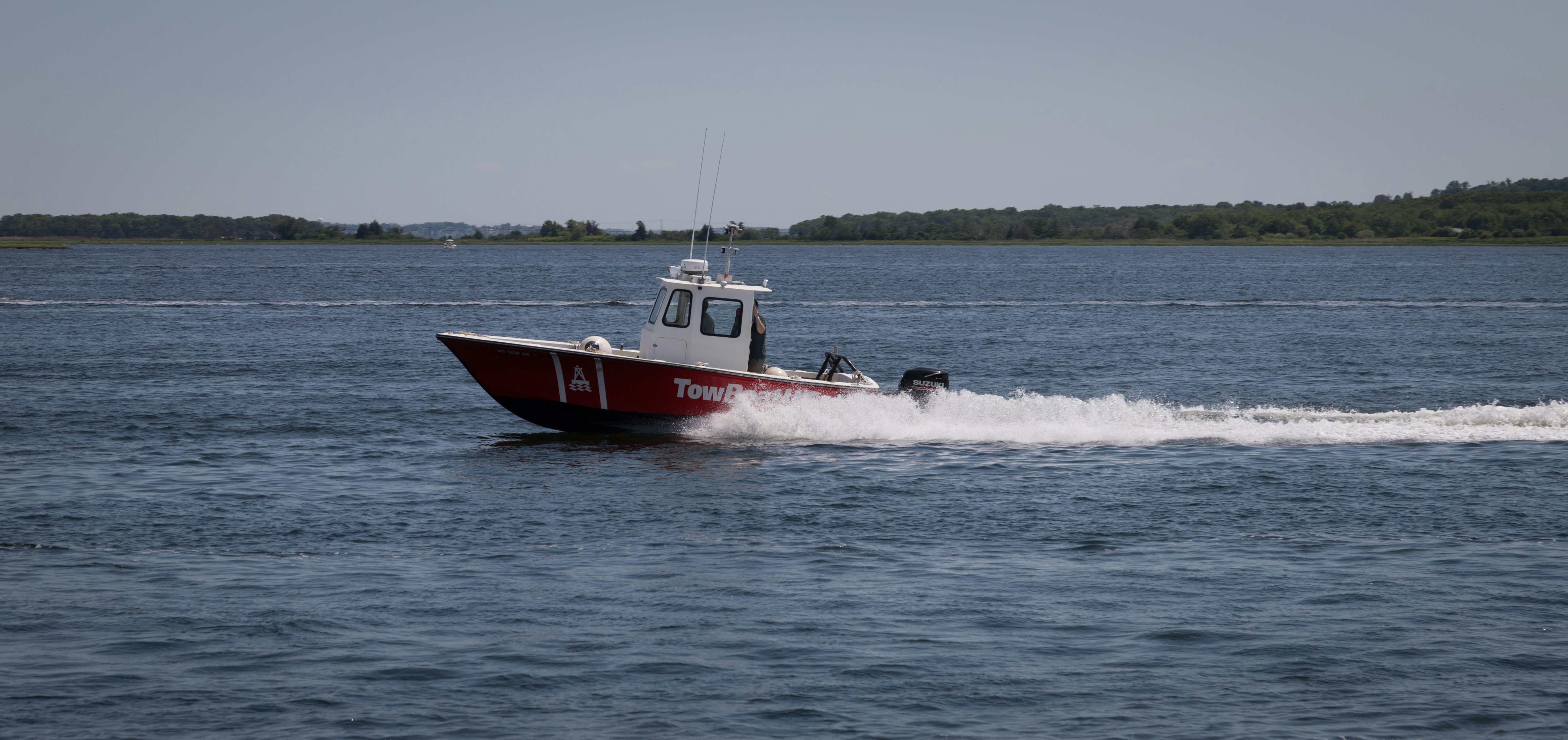 Un barco en el agua
