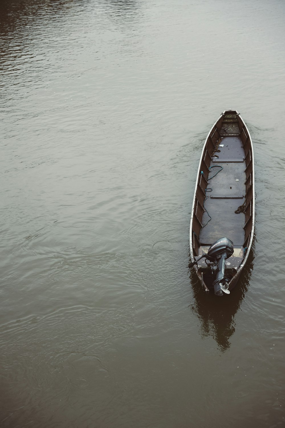 Ein Boot im Wasser