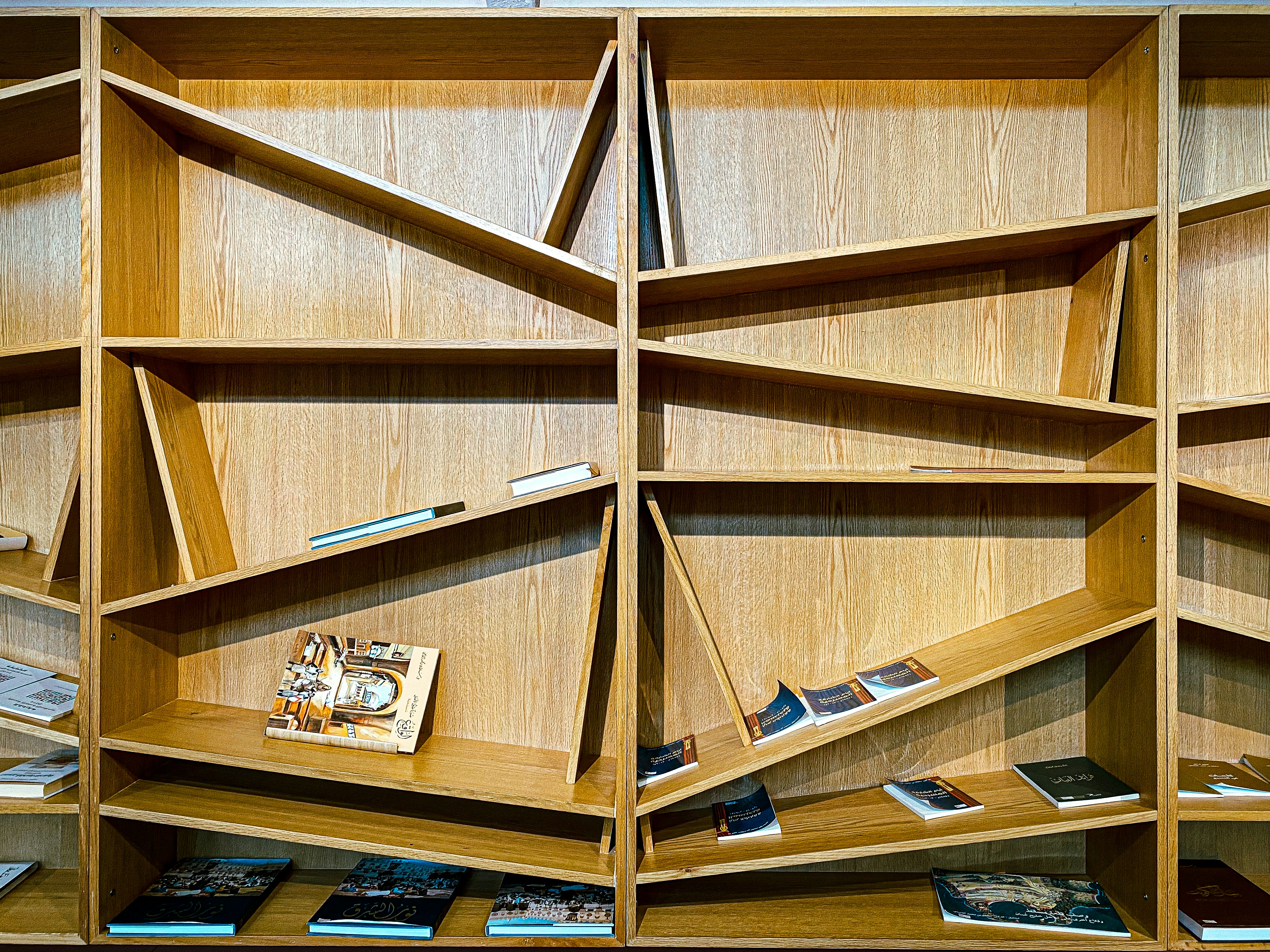 Read more about the article How I Replicated a $5,000 Designer Bookshelf for Just $200: Here’s How