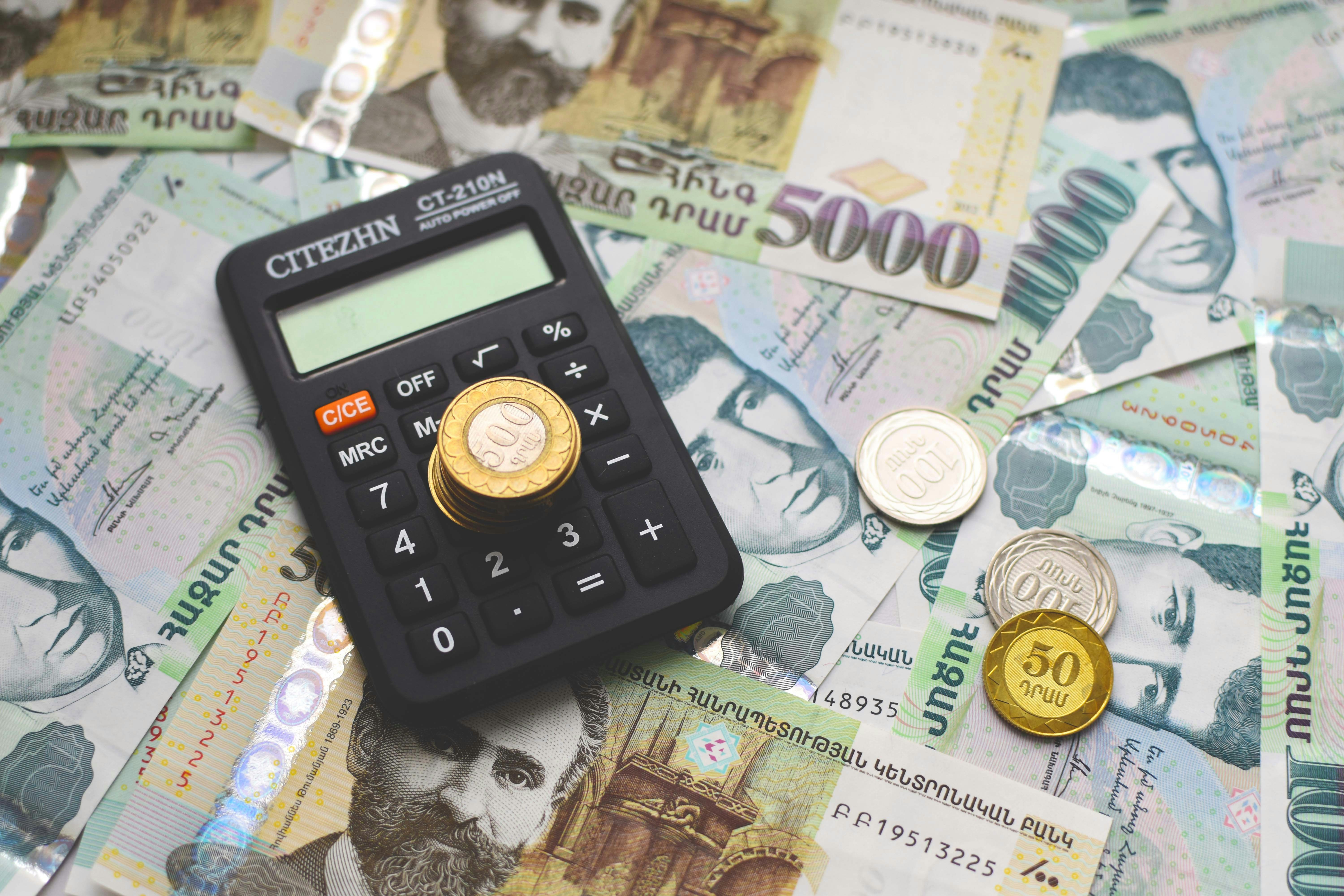 Guía de pagos internacionales rentables: P2P o rampa de acceso