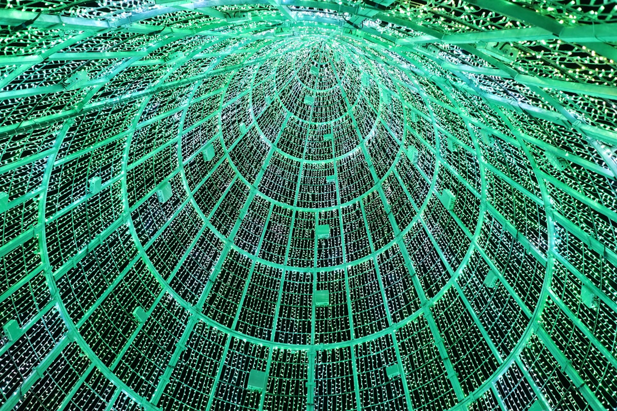 Titelbild für Edge-Computing-Architektur für eine Stuttgarter Smart-Factory