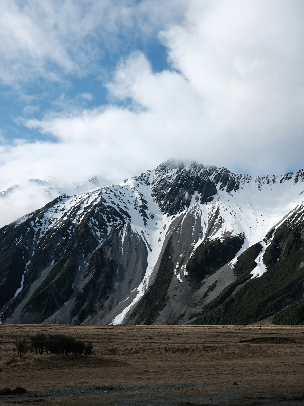 a snowy mountain range