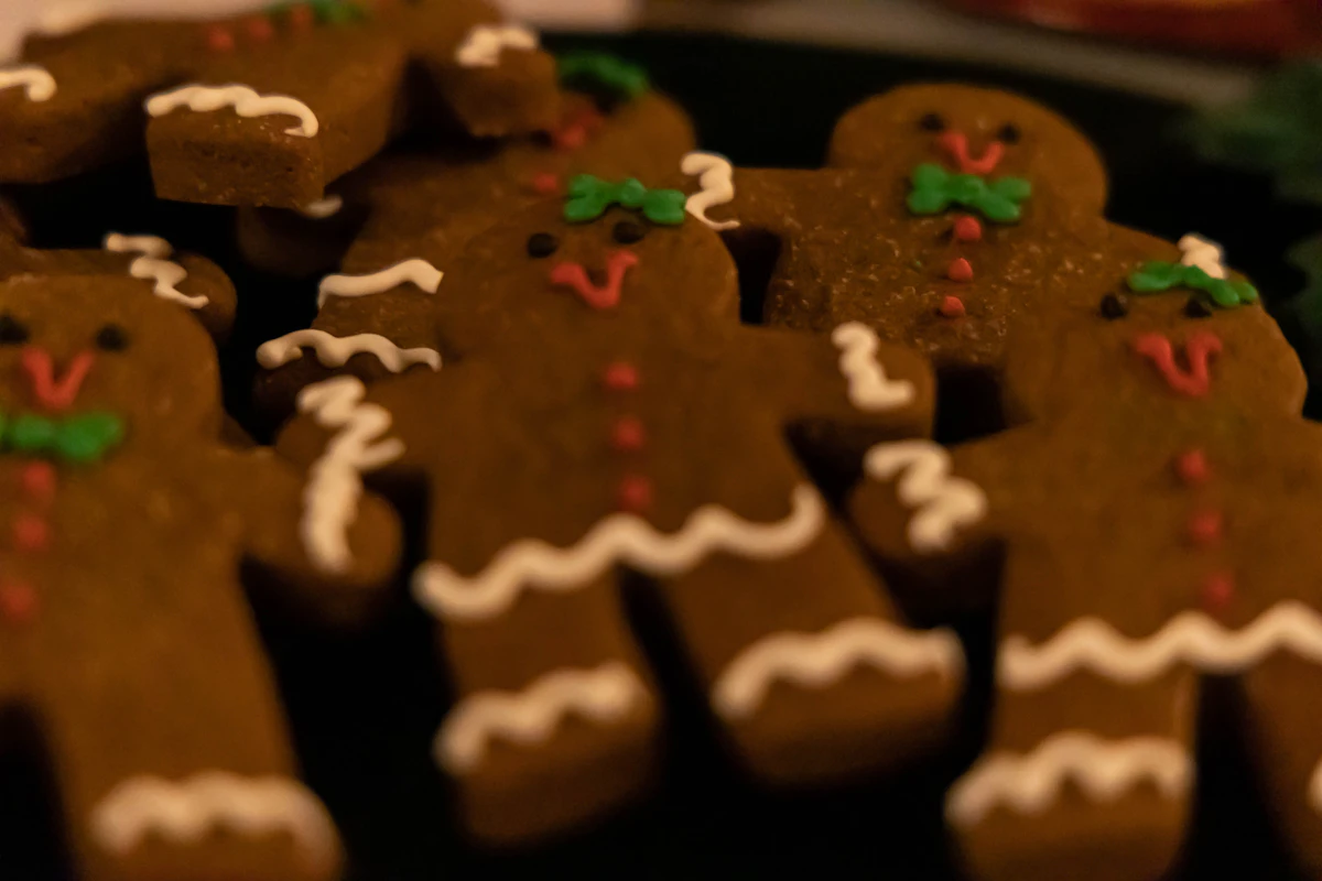 Gingerbread cookies decorated for Christmas, easy to graze and better as a counted few