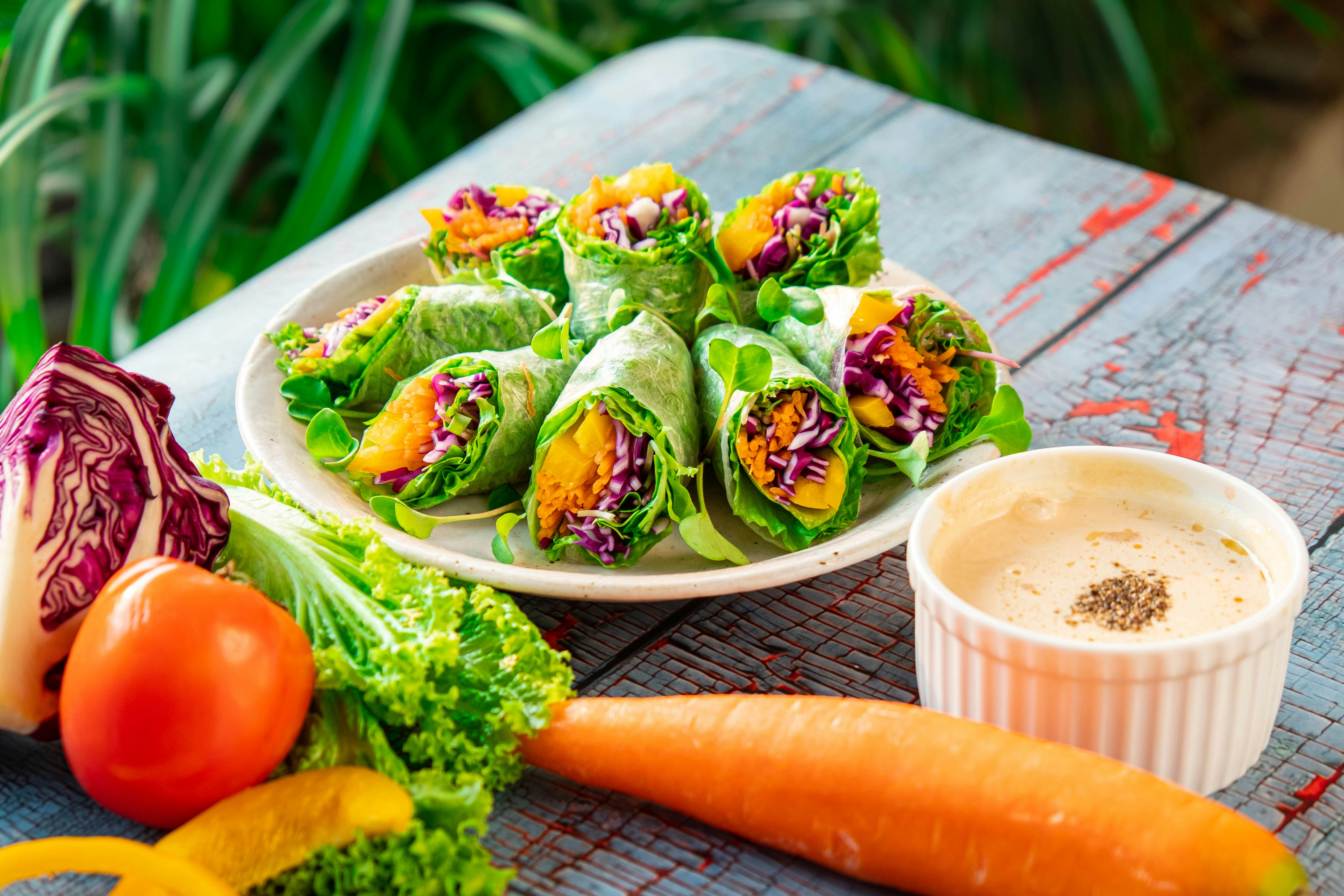 Rice paper rolls with vegetables and dipping sauce