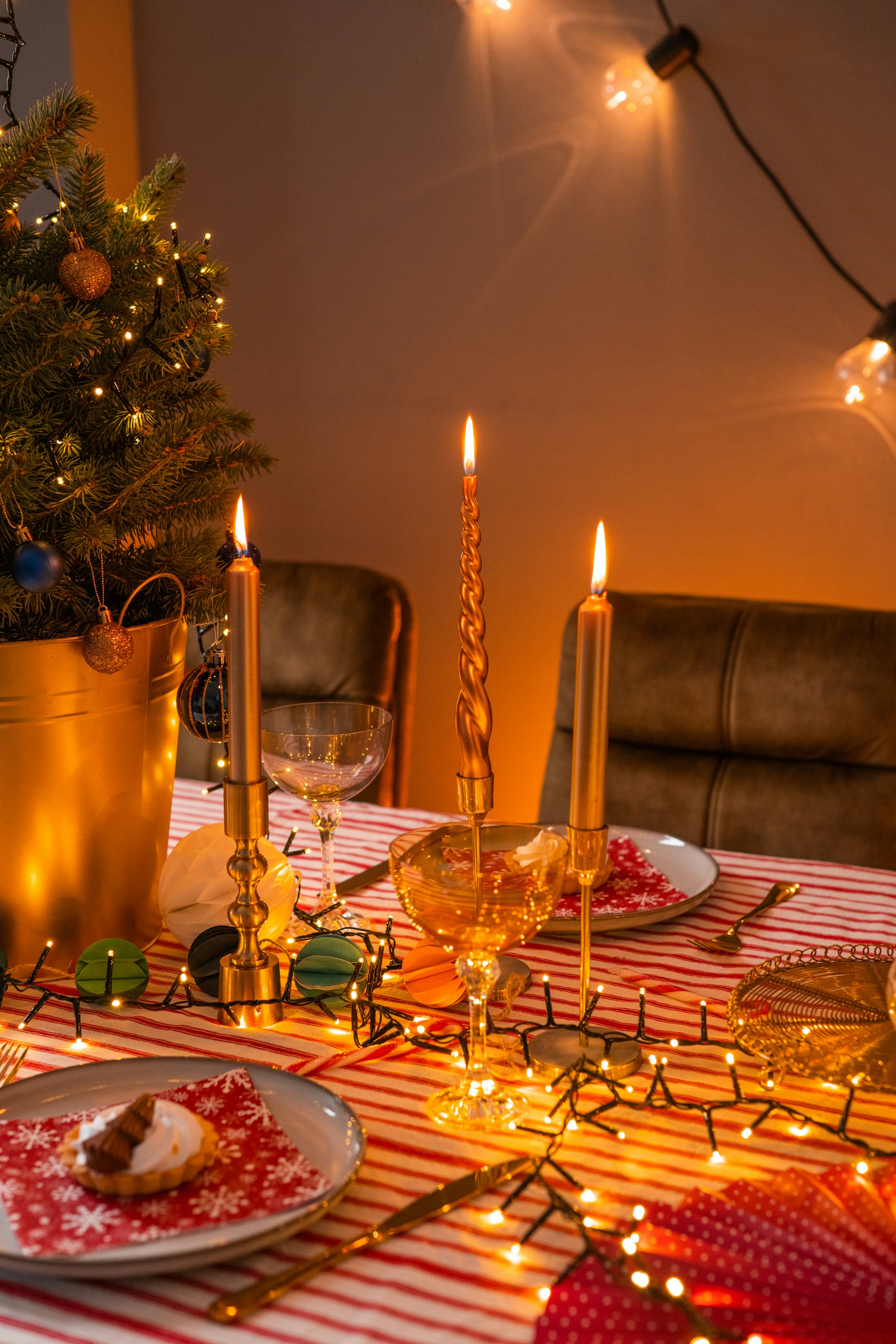 black and white bed linen