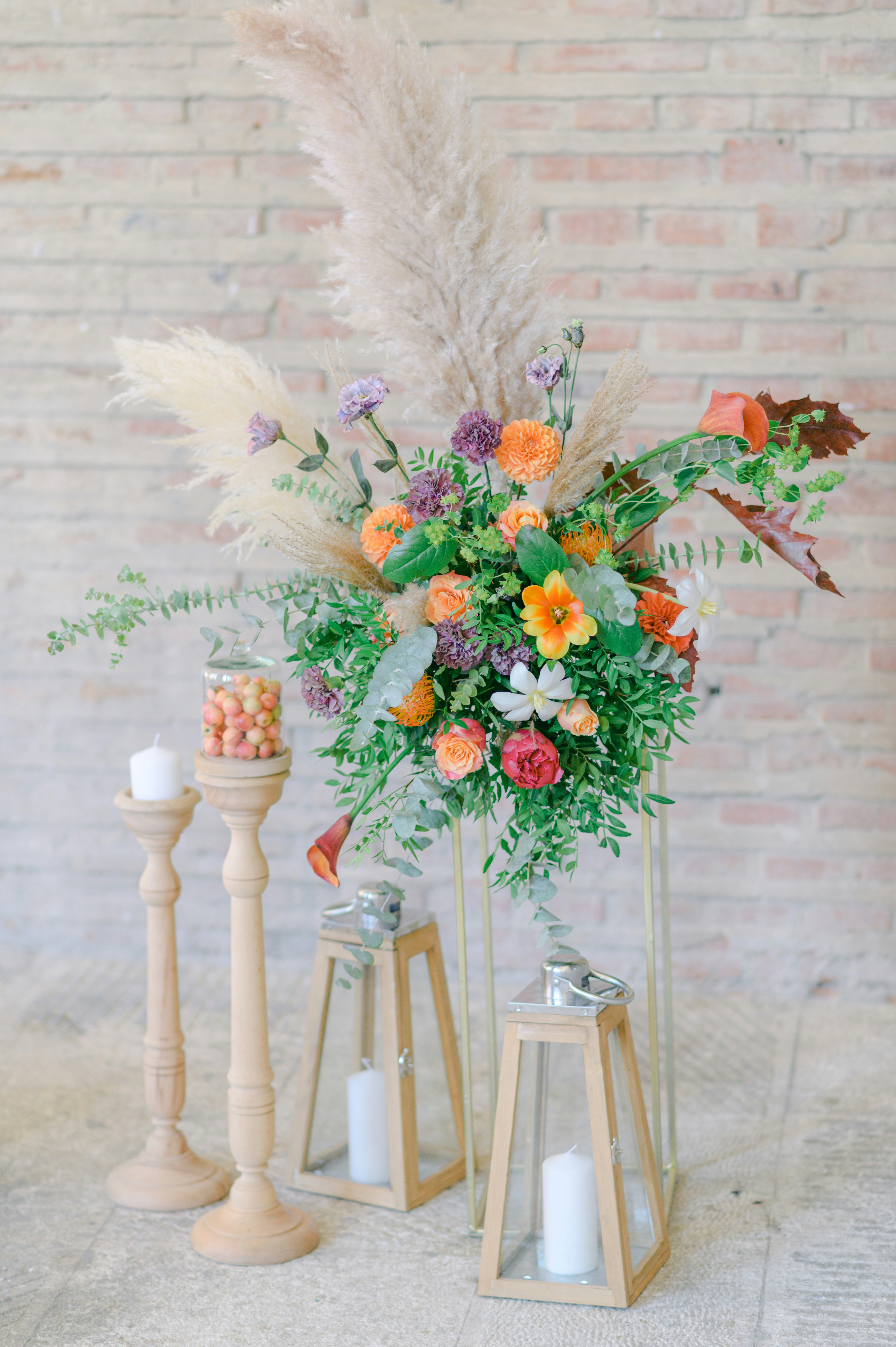 Elevate Your Space: The Art of Choosing the Perfect Flower Vase