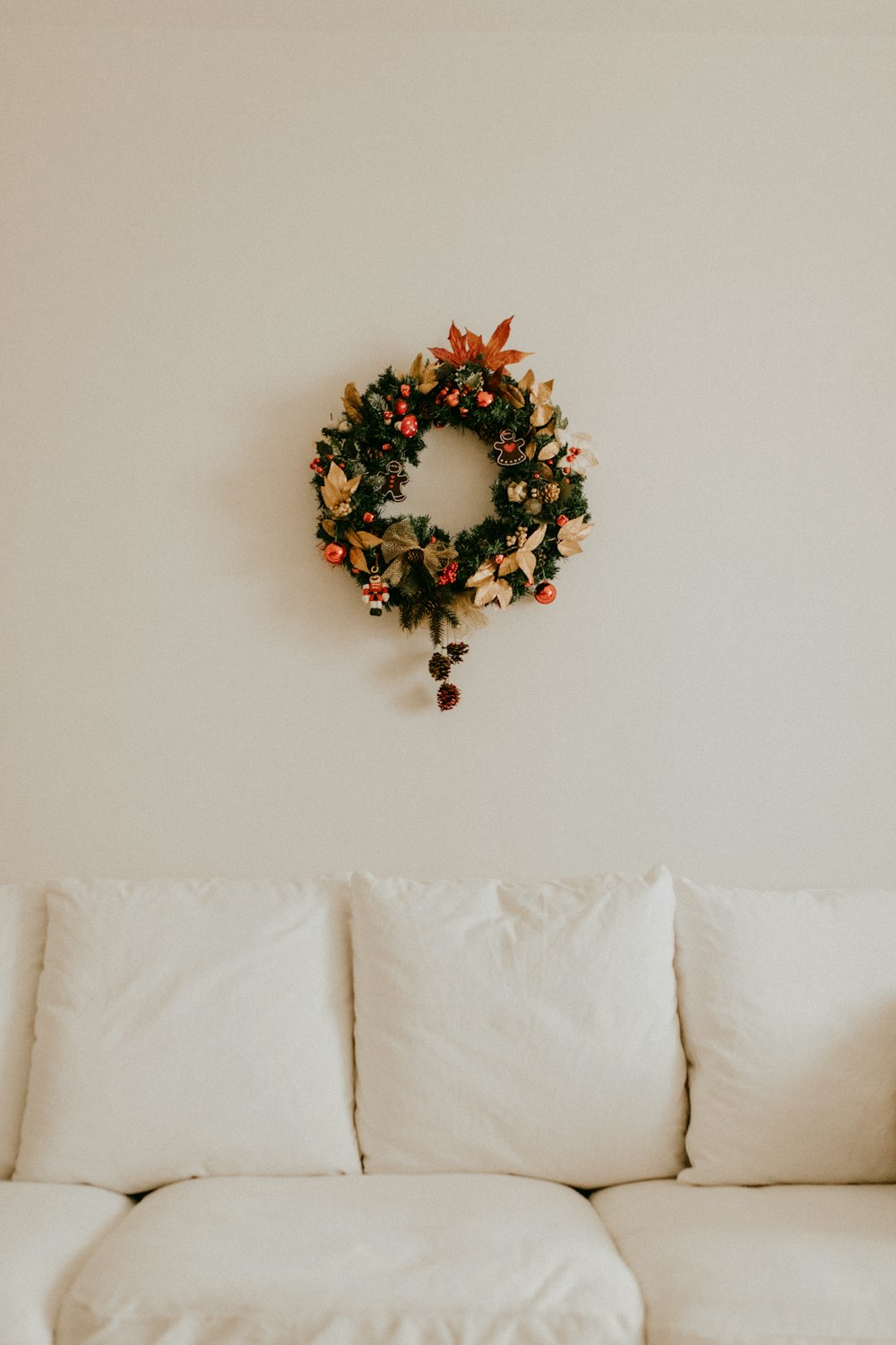 a wreath on a wall