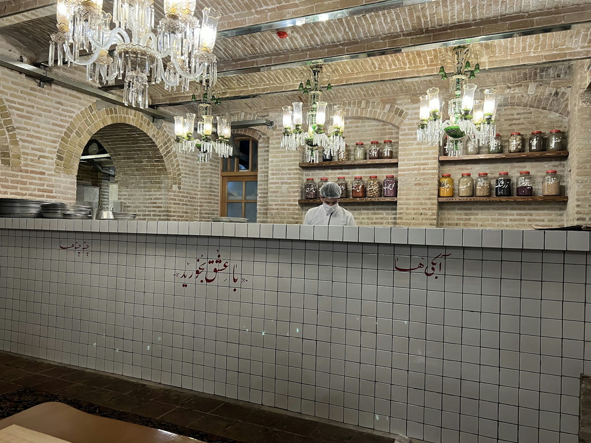 gray computer monitor