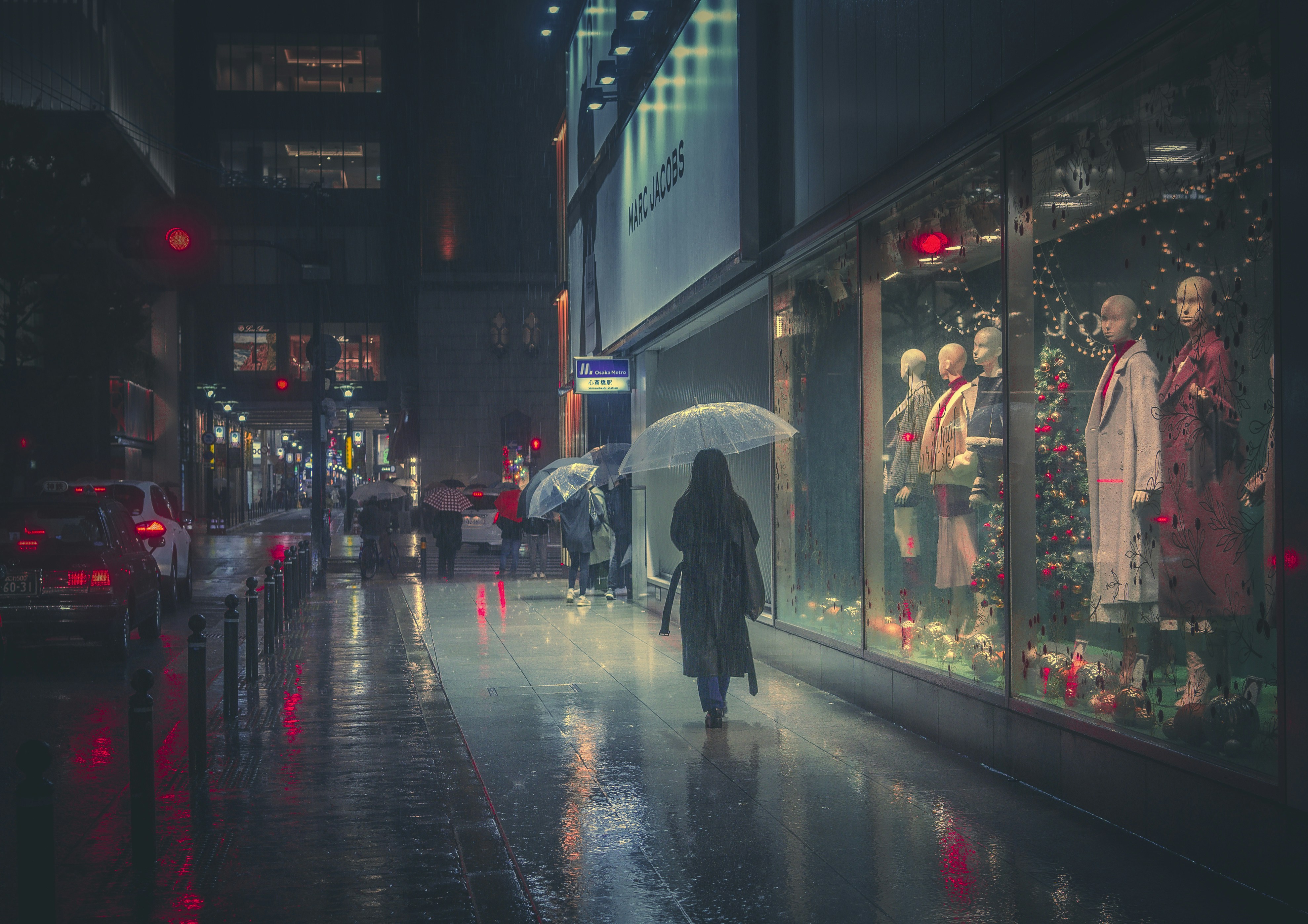 Why Markets Cluster: The Strategic Logic of Location