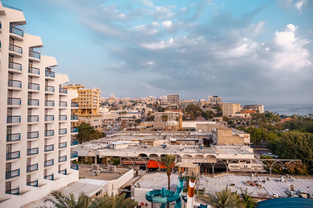 a city with many buildings